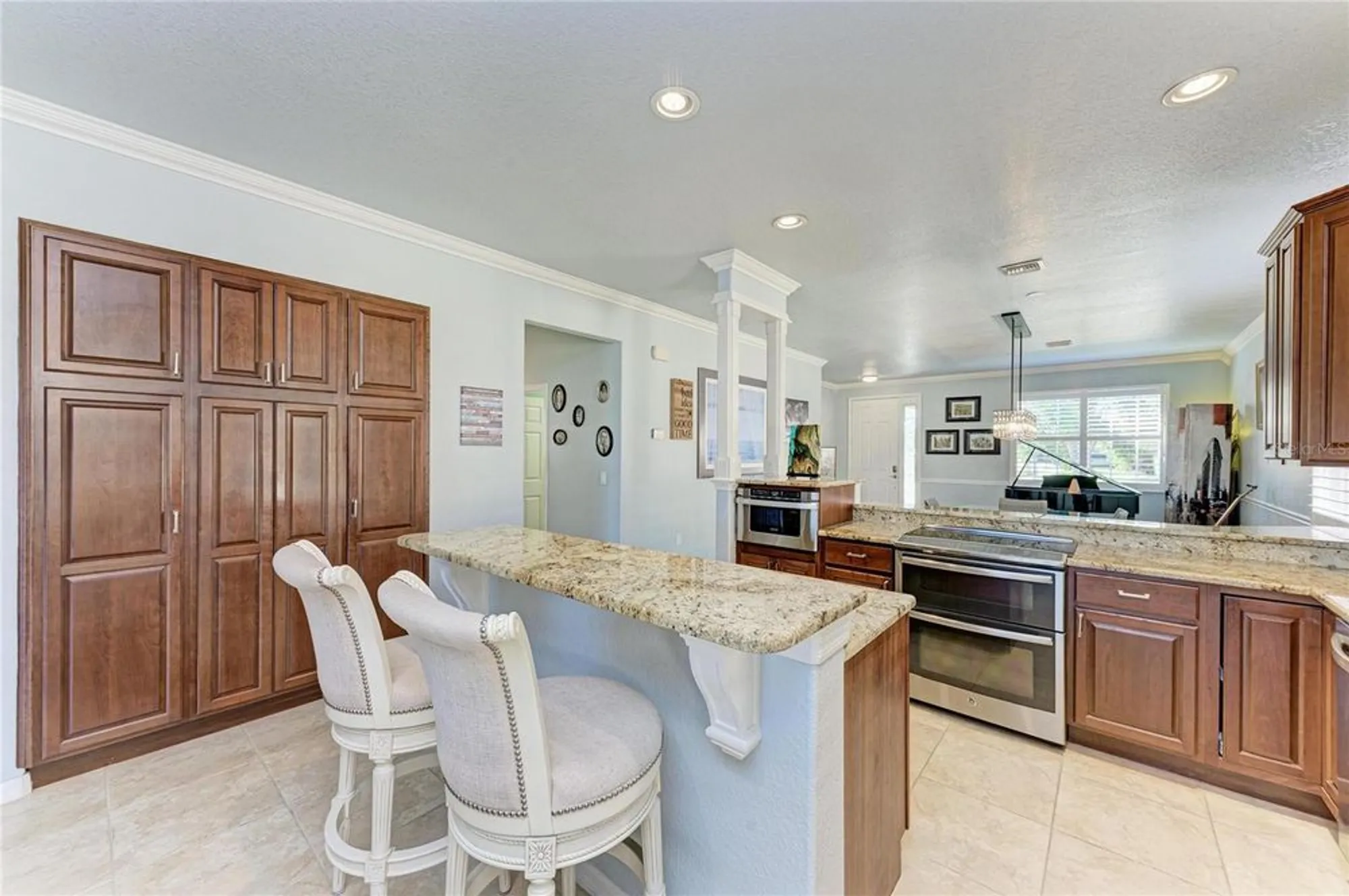Property Slideshow image 17 of 52 | 212 river enclave ct, Bradenton, FL, 34212
