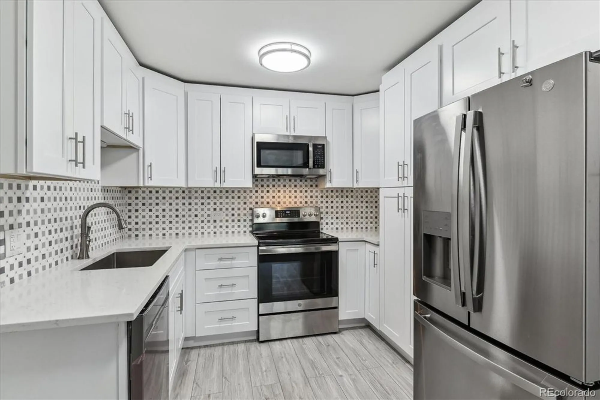 Property Slideshow image 9 of 38 | 695 s alton way 5a, Denver, CO, 80247
