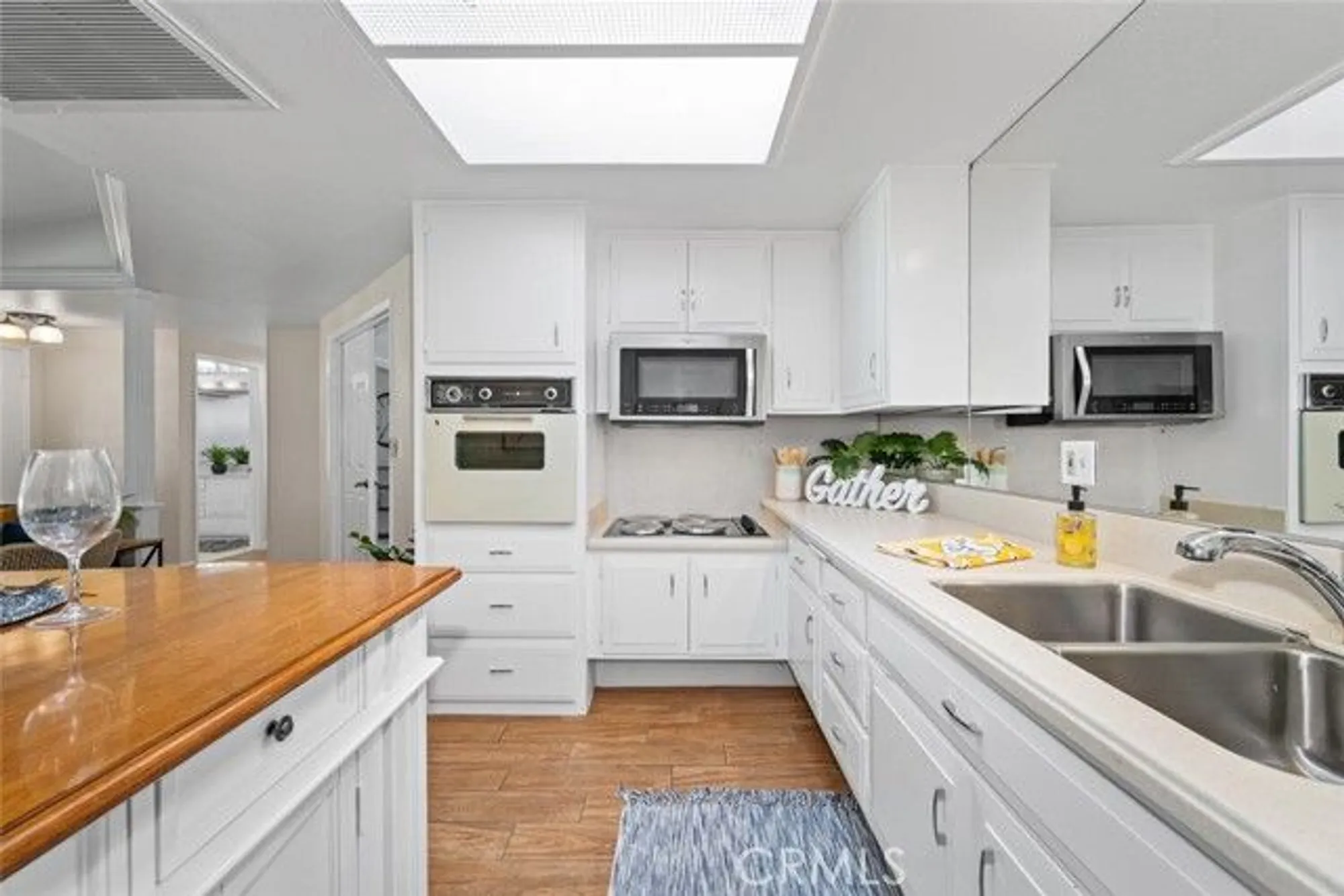 Property Slideshow image 19 of 31 | 13061 del monte dr apt 277l, Seal Beach, CA, 90740