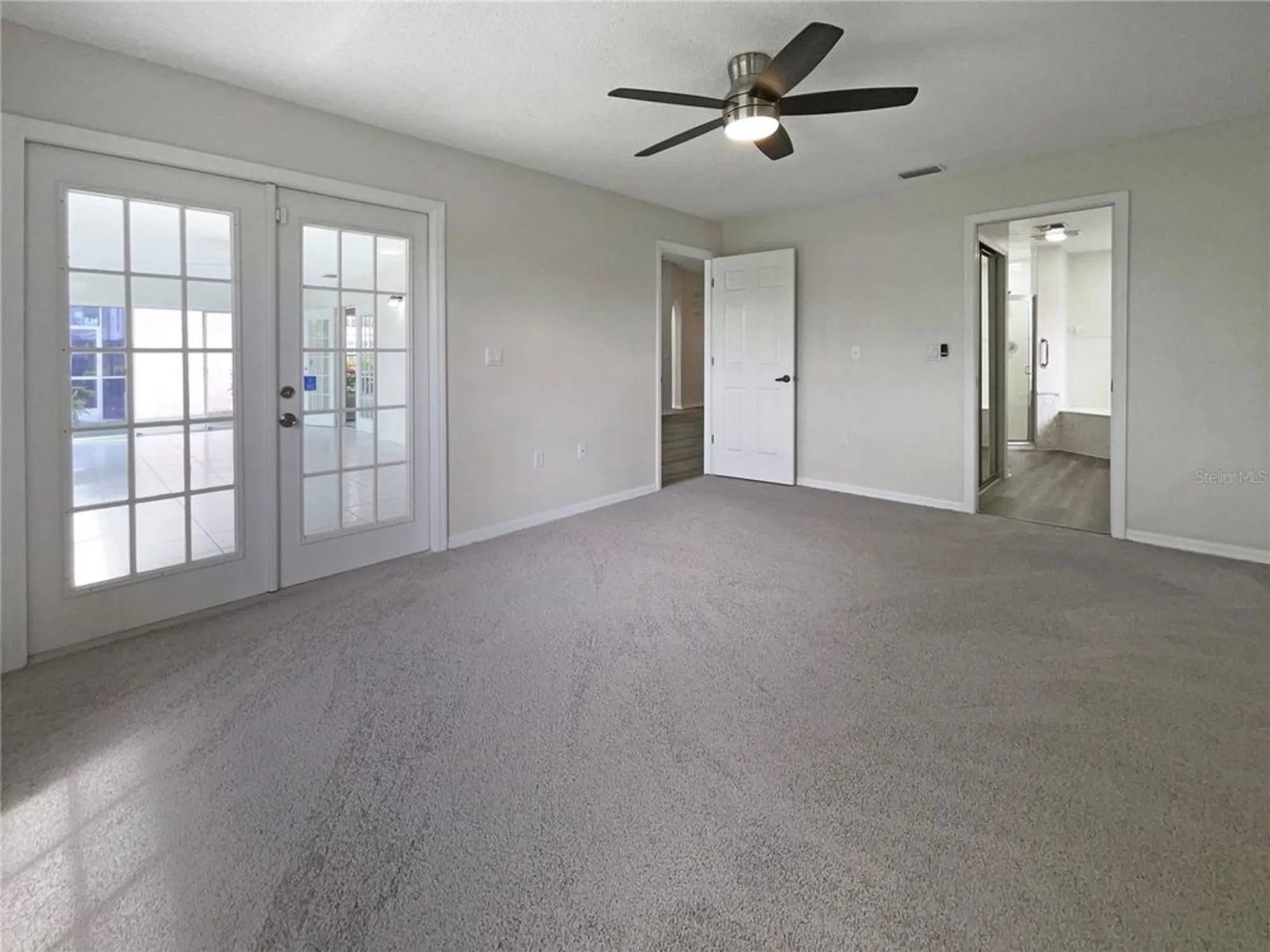 Property Slideshow image 26 of 34 | 7526 fairlinks ct, Sarasota, FL, 34243