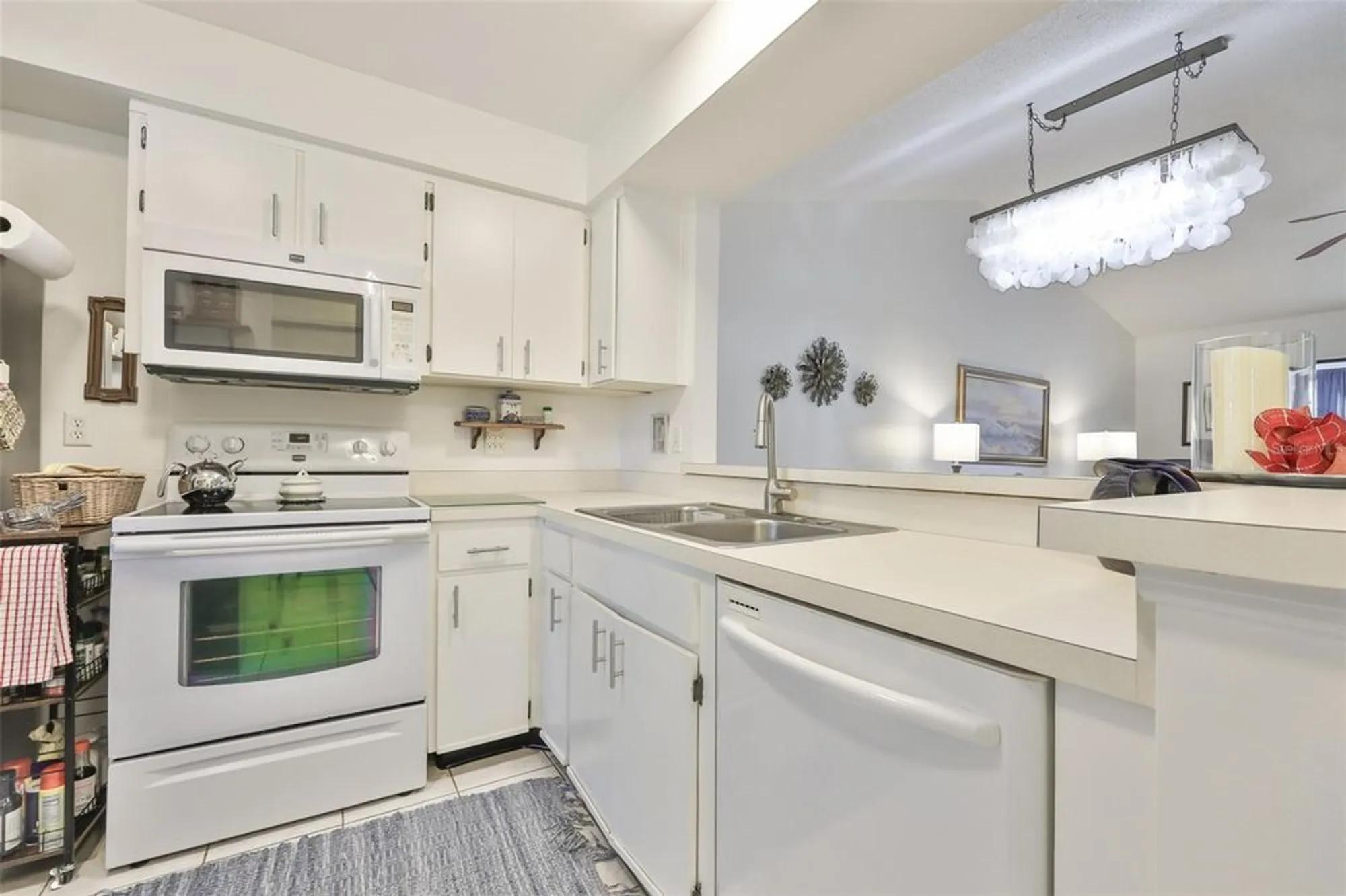 Property Slideshow image 9 of 37 | 313 knottwood ct, Sun City Center, FL, 33573