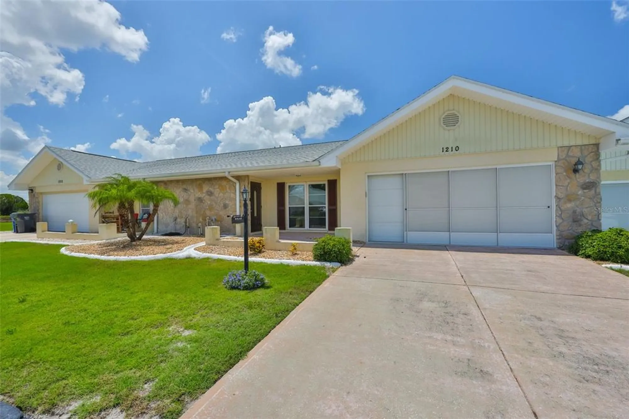 Property Slideshow image 1 of 54 | 1210 eastloch ct, Sun City Center, FL, 33573