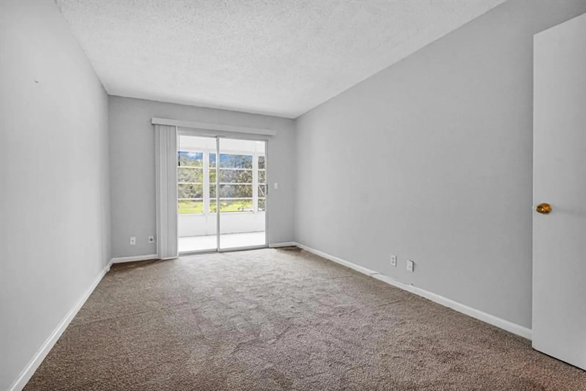 Property Slideshow image 21 of 47 | 2038 newport h # 2038, Deerfield Beach, FL, 33442