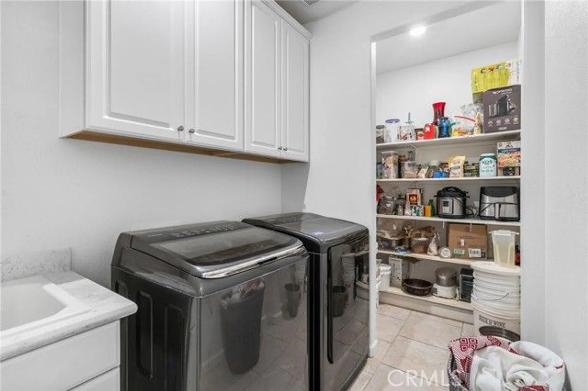 Property Slideshow image 15 of 40 | 9276 red thistle ct, Sacramento, CA, 95829