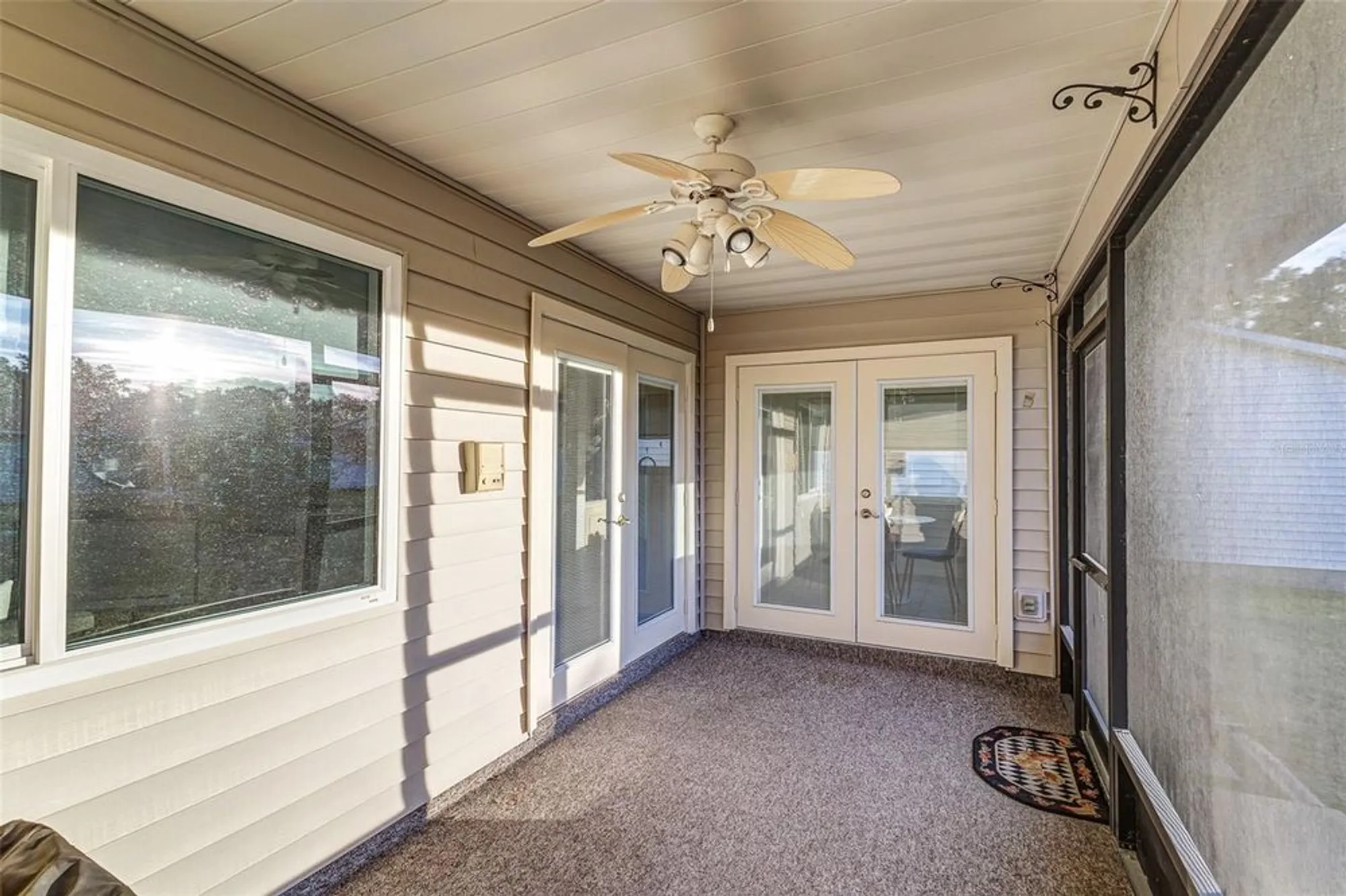 Property Slideshow image 29 of 33 | 1635 colonnades cir, Lakeland, FL, 33811