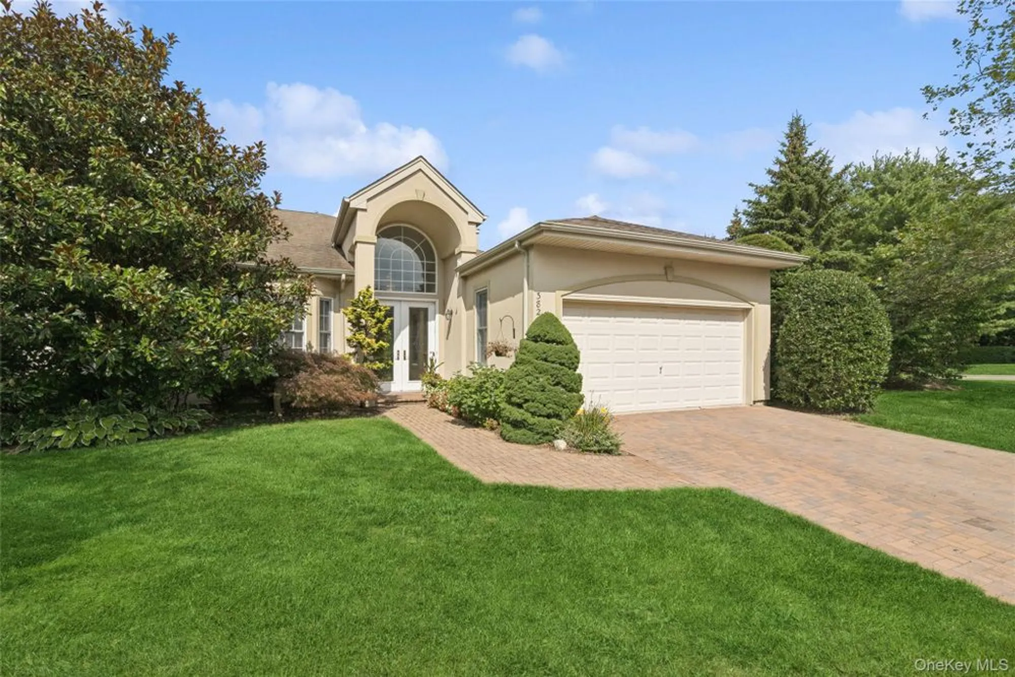 Property Slideshow image 1 of 31 | 382 altessa blvd, Melville, NY, 11747