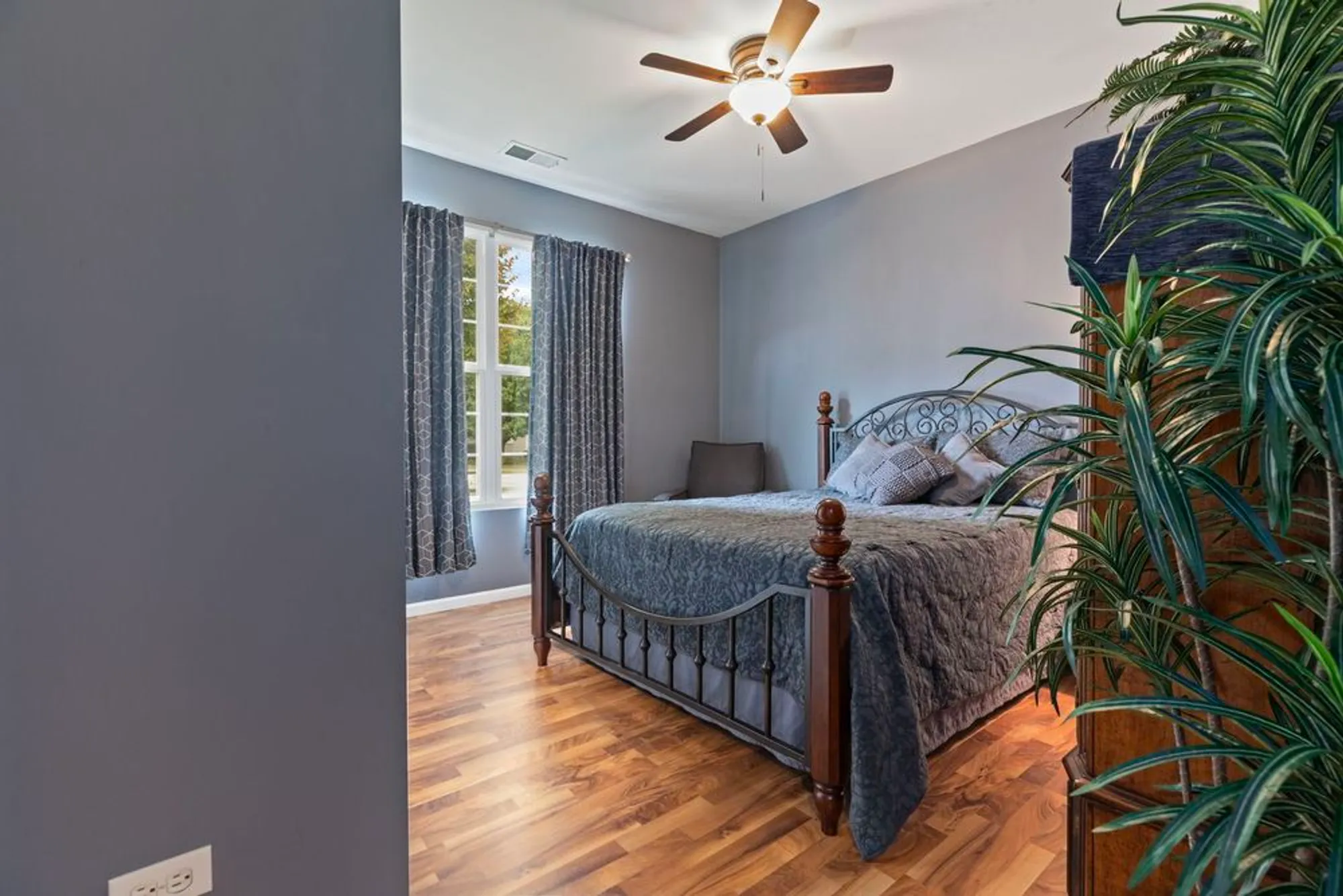 Property Slideshow image 21 of 38 | 110 national ct, Shorewood, IL, 60404