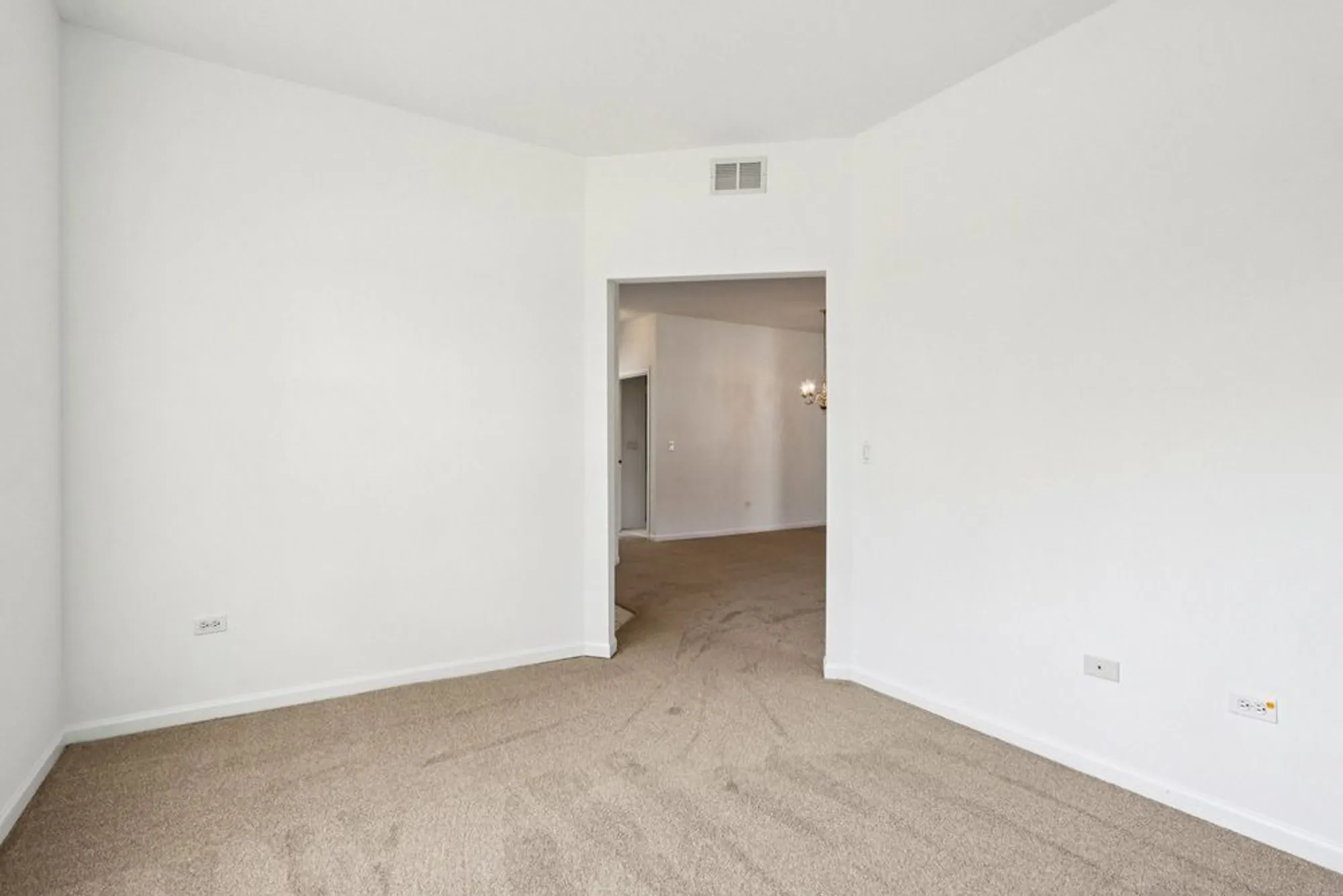 Property Slideshow image 19 of 38 | 13322 s bayberry ln, Plainfield, IL, 60544