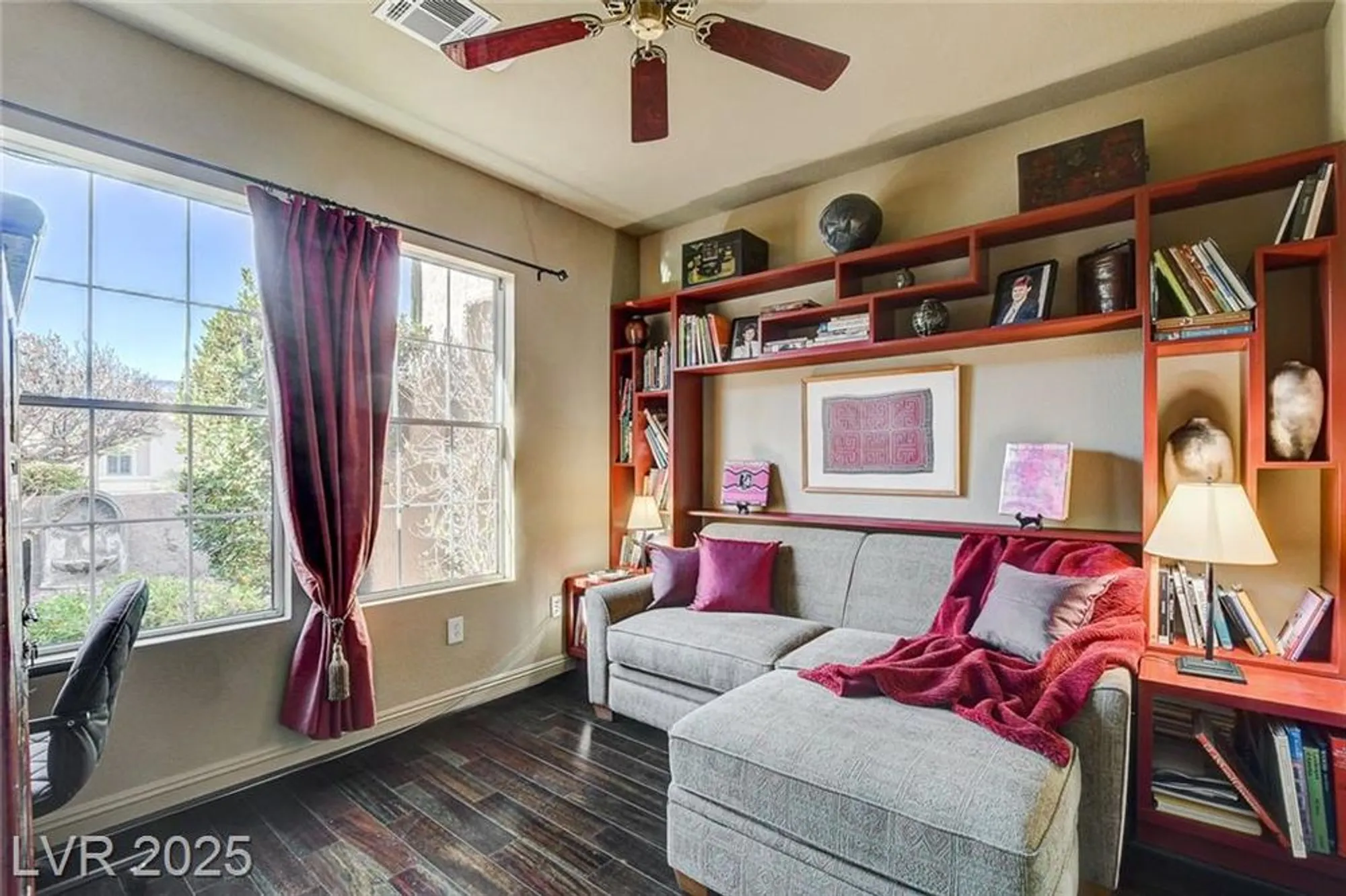 Property Slideshow image 31 of 56 | 5152 vincitor st, Las Vegas, NV, 89135