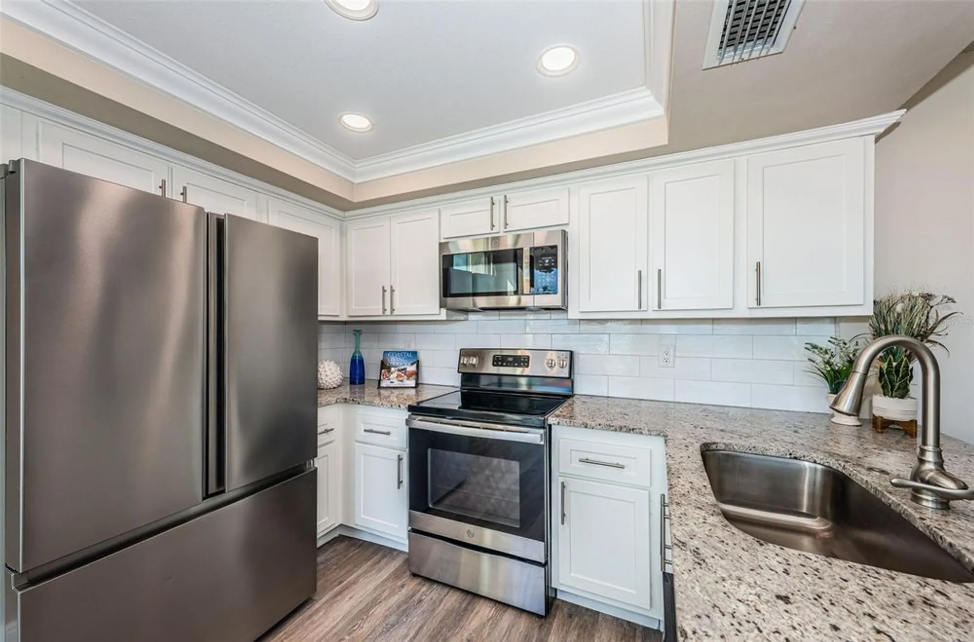 Property Slideshow image 23 of 62 | 6158 palma del mar blvd s apt 306, St Petersburg, FL, 33715