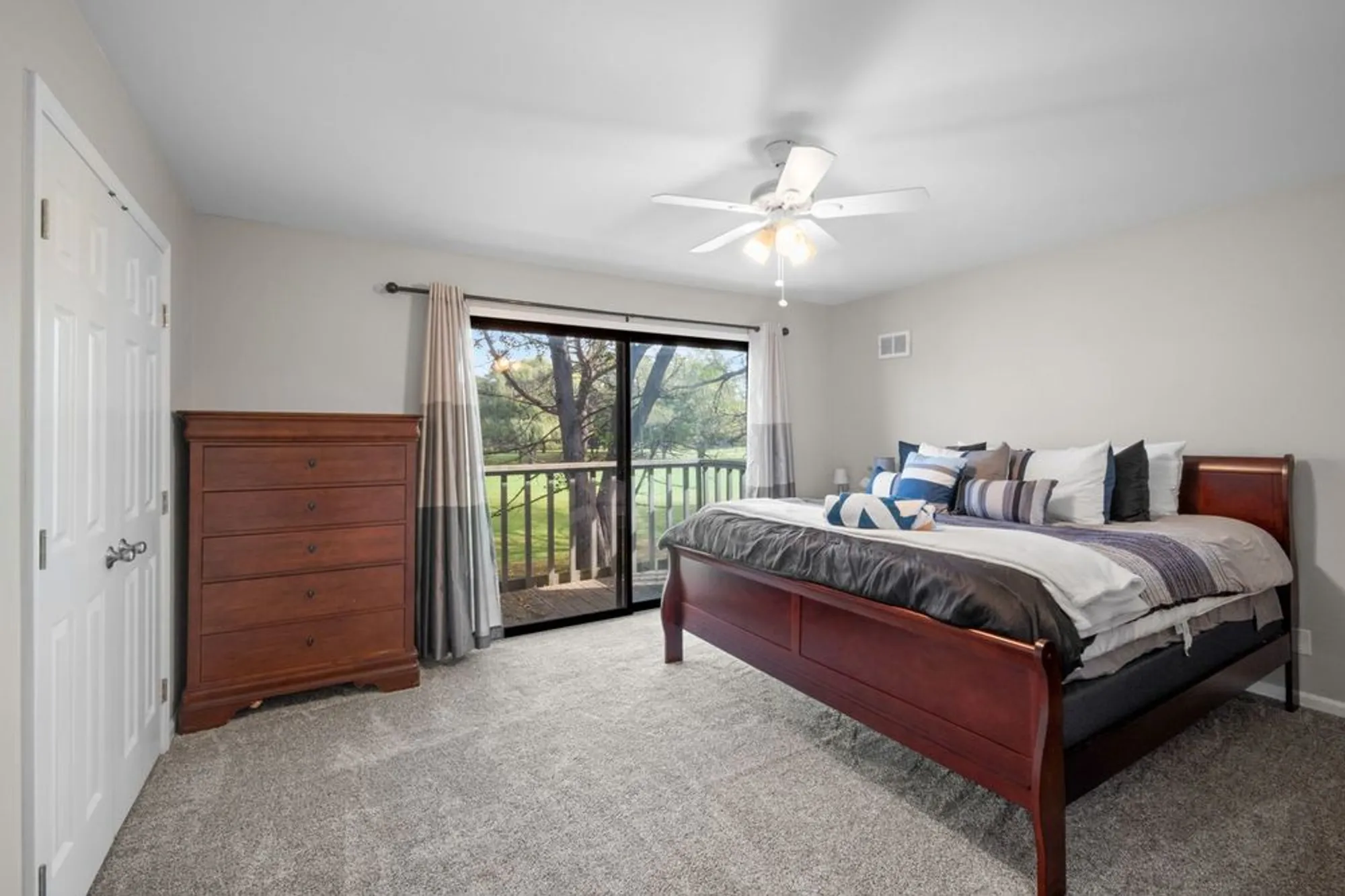 Property Slideshow image 10 of 31 | 429 valley view rd, Lake Barrington, IL, 60010