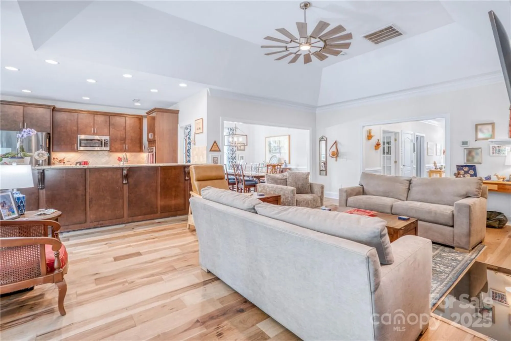 Property Slideshow image 4 of 25 | 12910 meetinghouse dr, Cornelius, NC, 28031