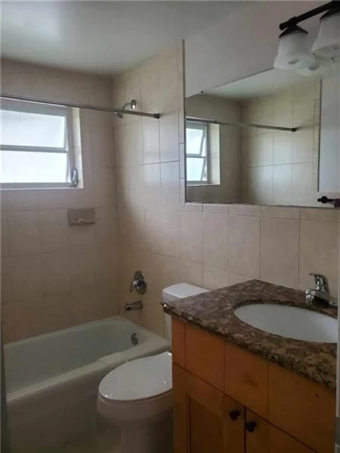 Property Slideshow image 4 of 17 | 1400 nw 67th ter, Margate, FL, 33063