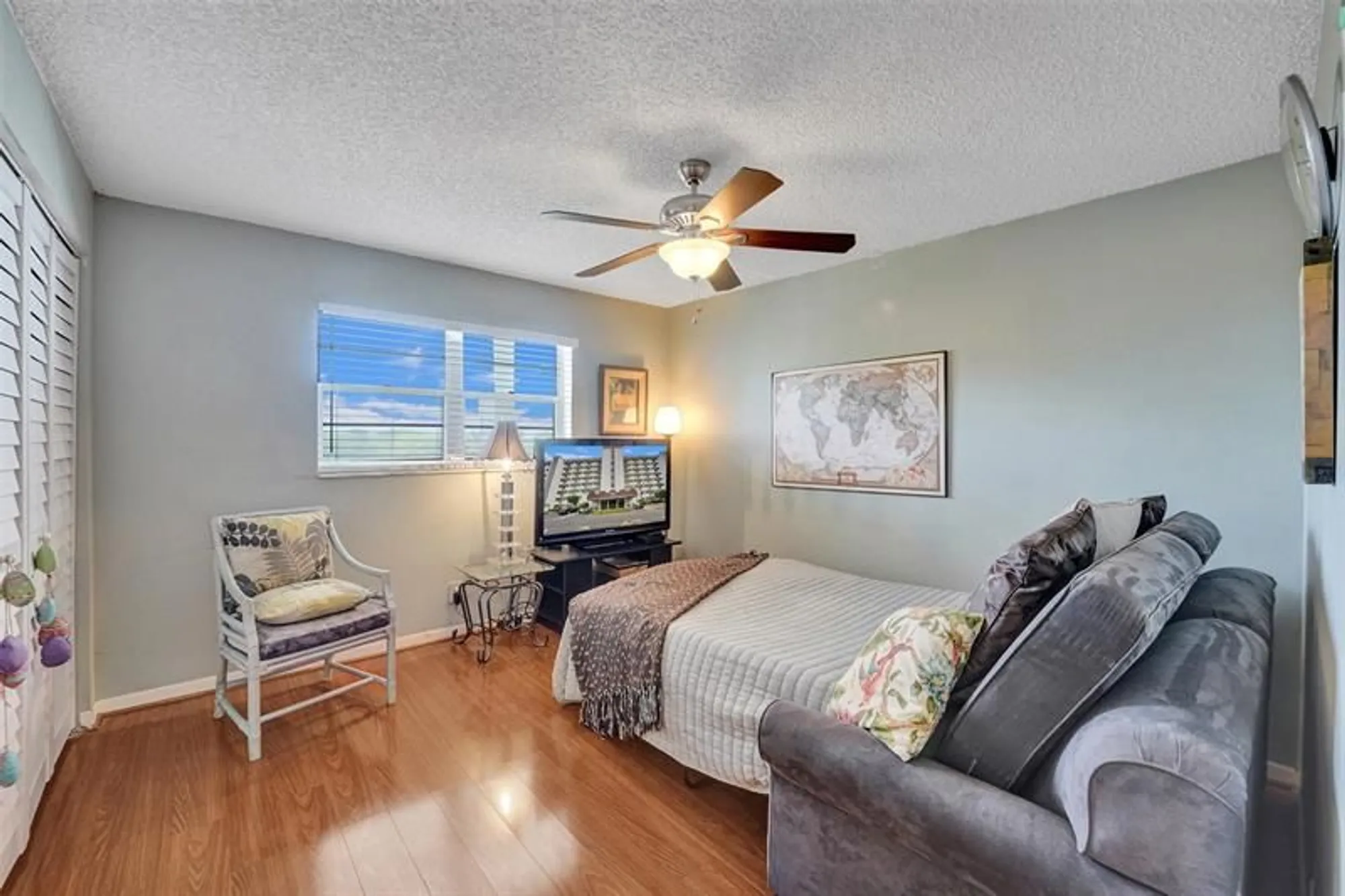 Property Slideshow image 9 of 34 | 5860 nw 44th st 509, Lauderhill, FL, 33319
