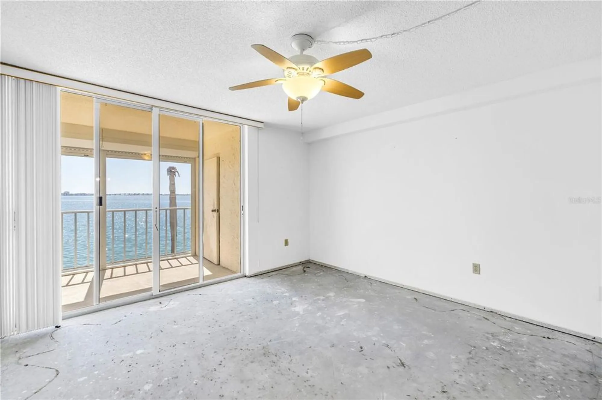 Property Slideshow image 8 of 20 | 6060 shore blvd 106, Gulfport, FL, 33707