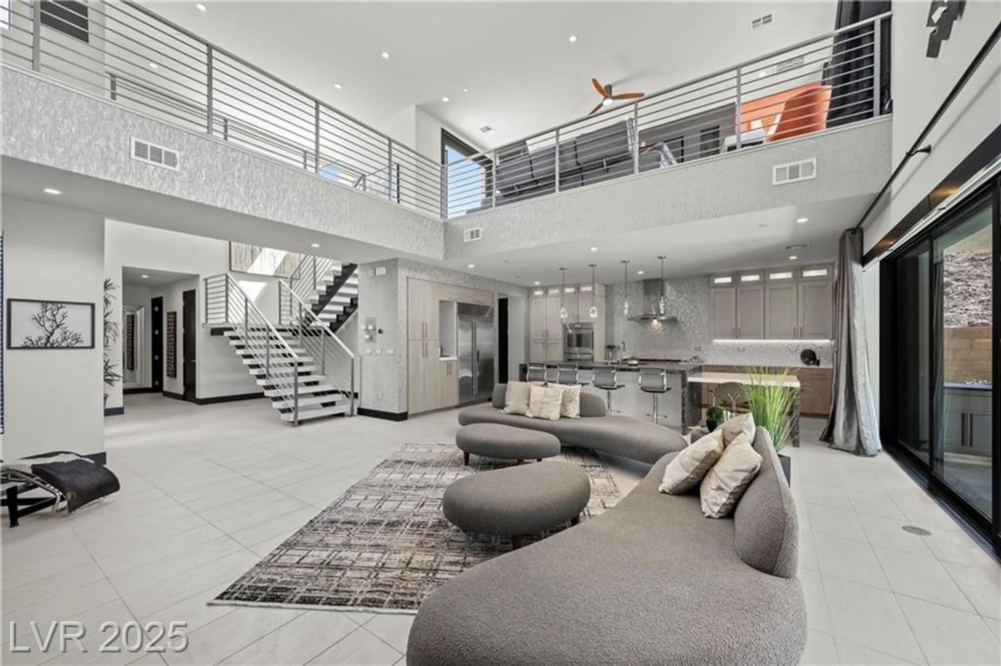 Property Slideshow image 3 of 99 | 5 highland cove ln, Henderson, NV, 89011