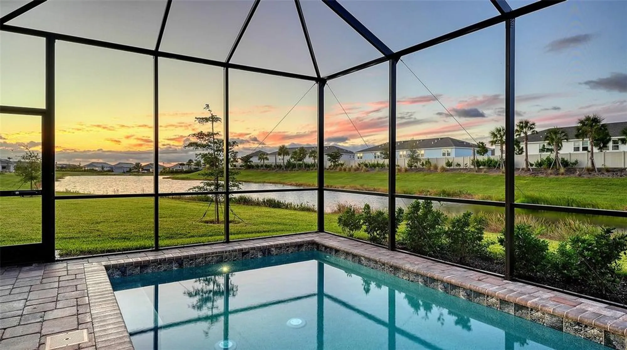 Property Slideshow image 54 of 90 | 16423 isola pl, Lakewood Ranch, FL, 34211