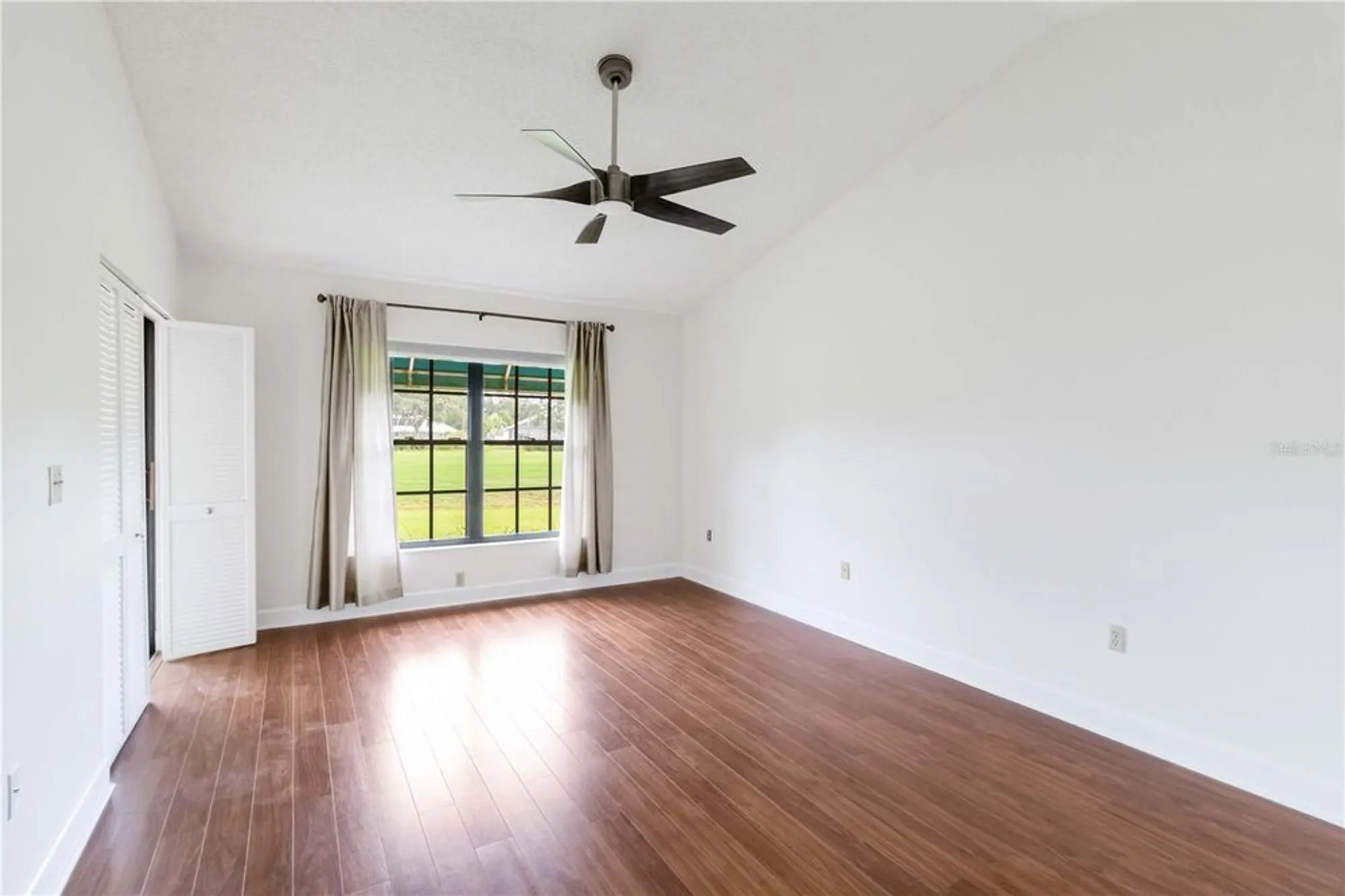 Property Slideshow image 22 of 60 | 6085 clubside dr, Sarasota, FL, 34243