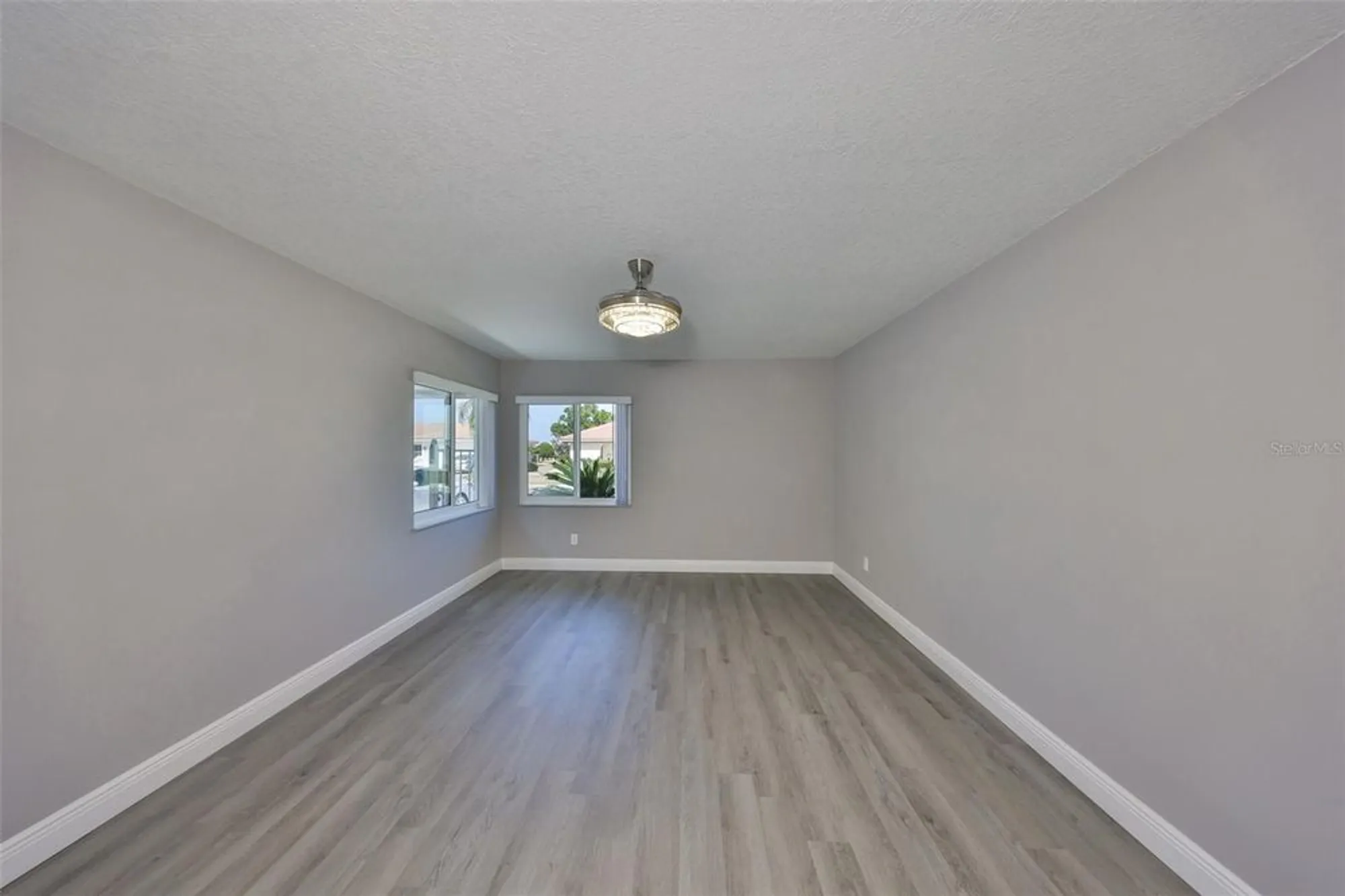 Property Slideshow image 16 of 53 | 1806 wolf laurel dr, Sun City Center, FL, 33573