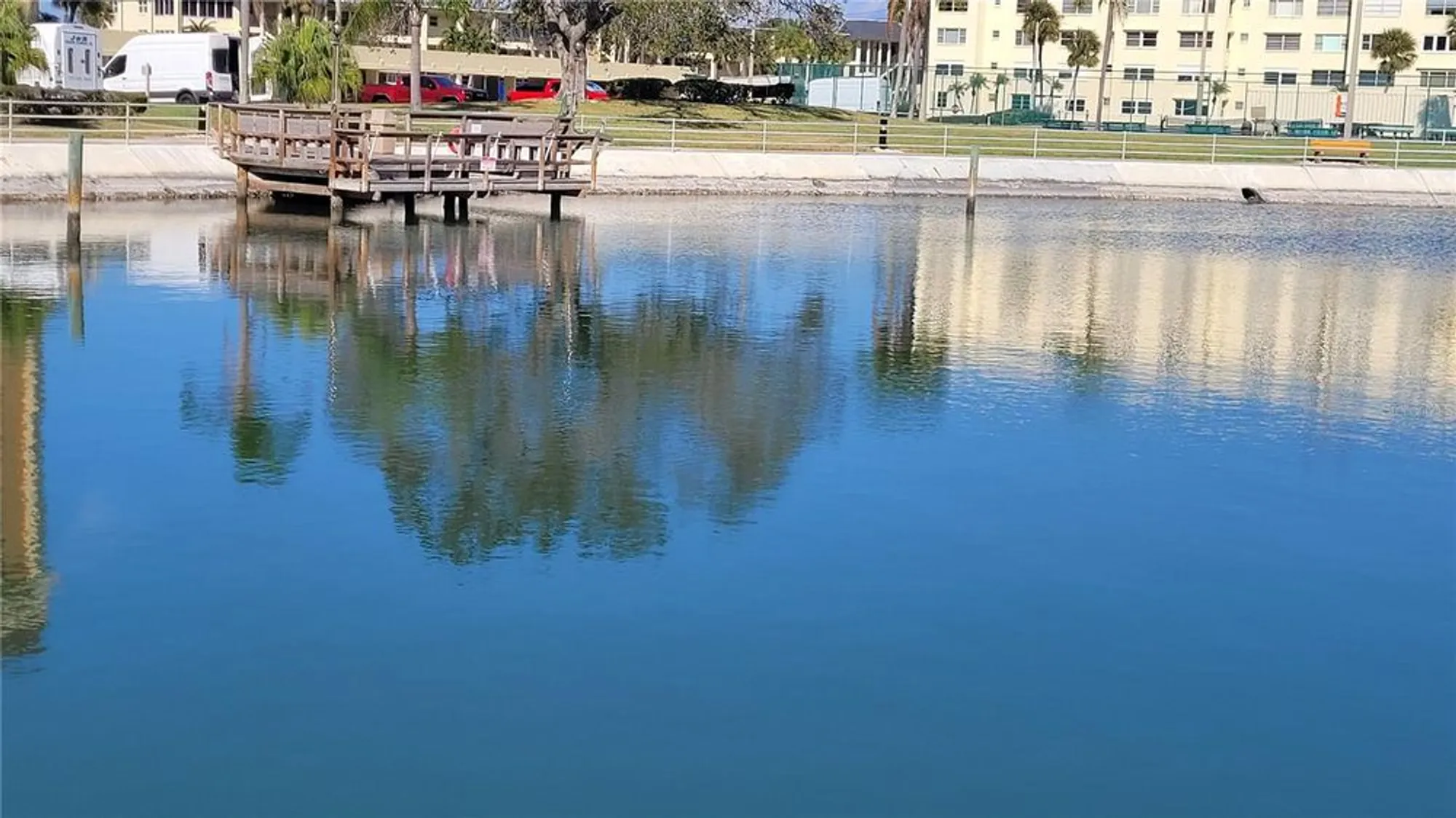 Property Slideshow image 20 of 32 | 4650 cove cir apt 111, St Petersburg, FL, 33708