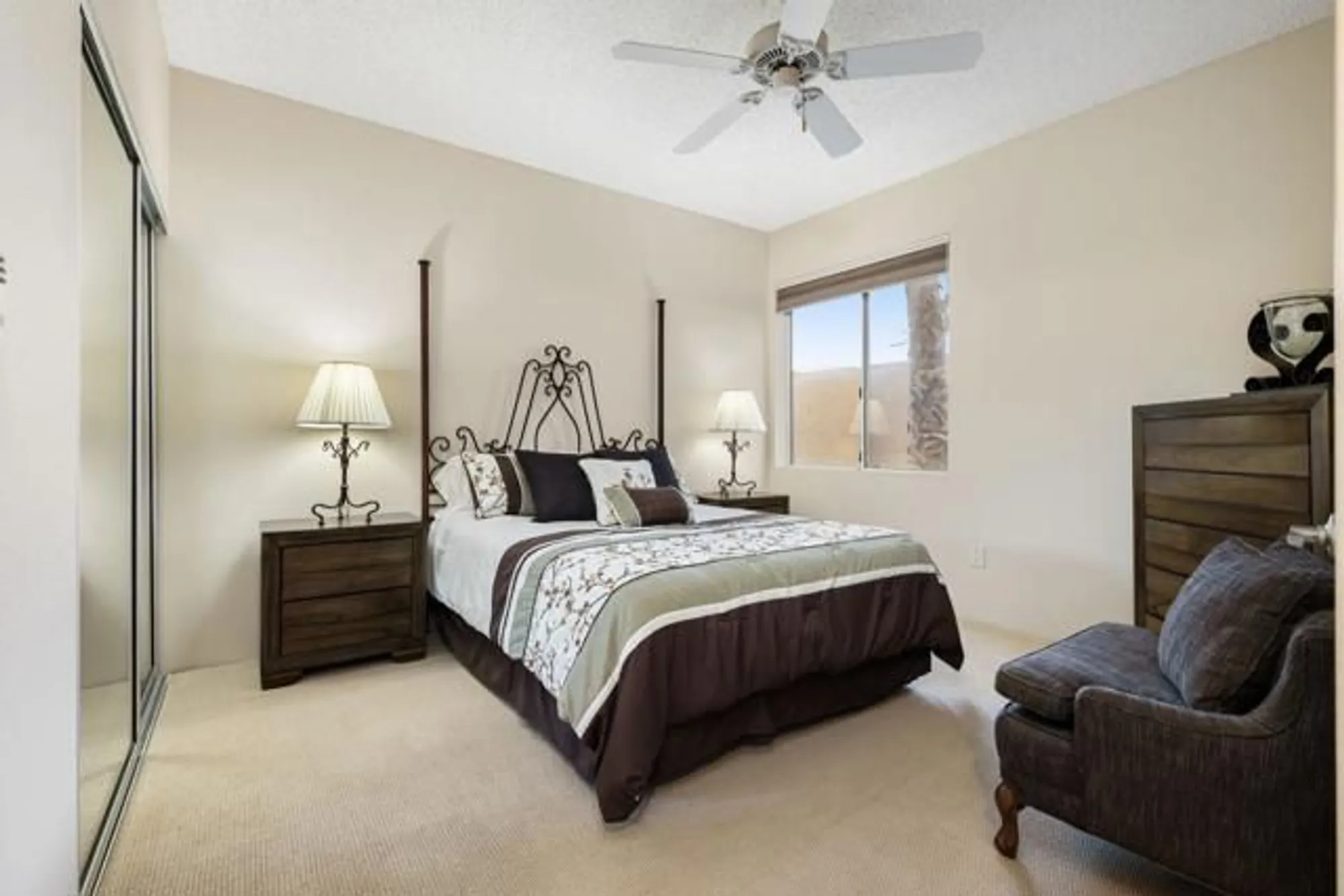 Property Slideshow image 21 of 53 | 55296 laurel vly, La Quinta, CA, 92253