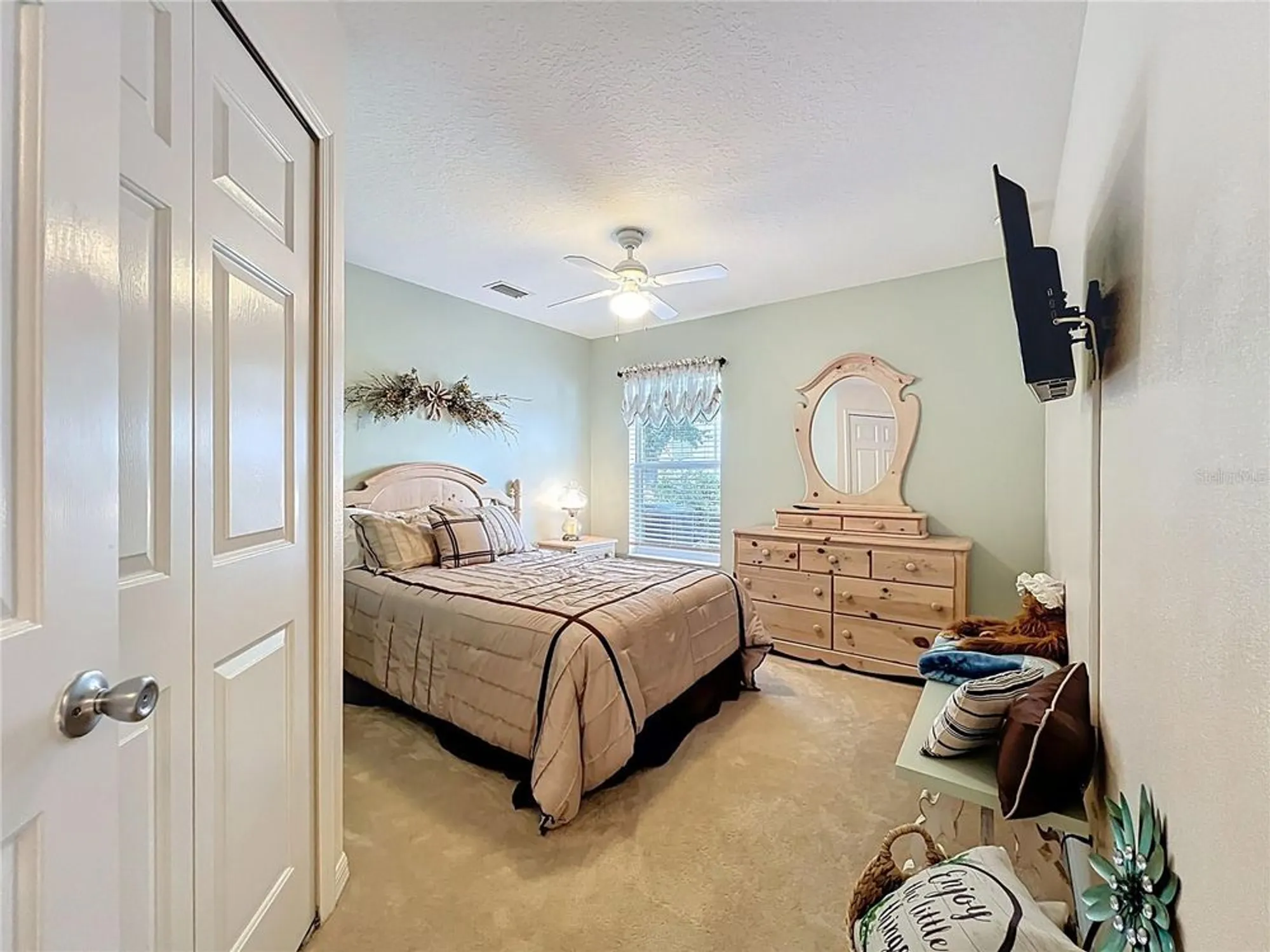 Property Slideshow image 27 of 59 | 5643 bounty cir, Tavares, FL, 32778