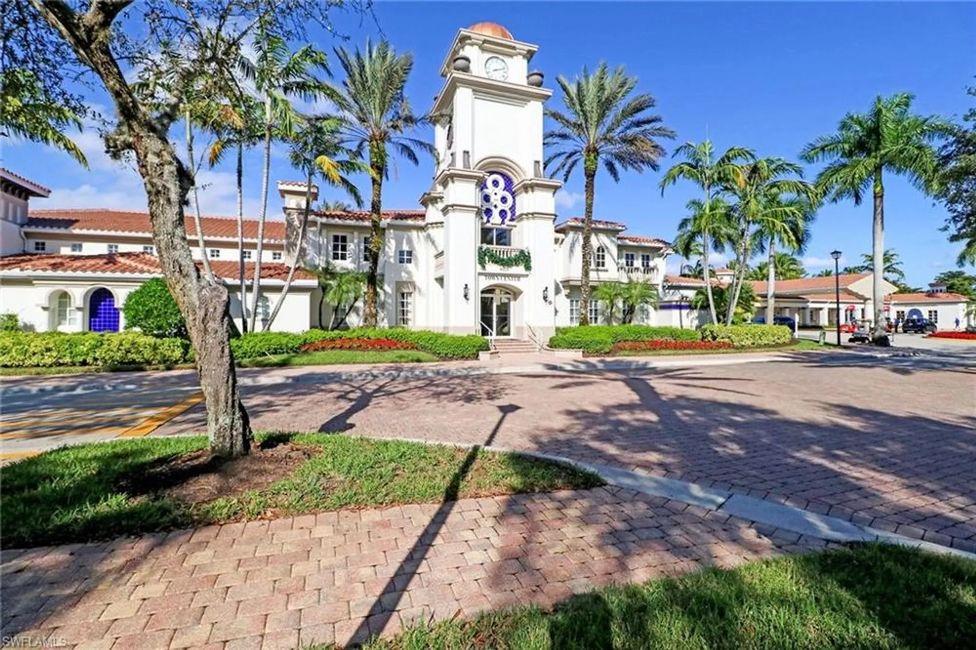 Property Slideshow image 21 of 42 | 5785 drummond way, Naples, FL, 34119