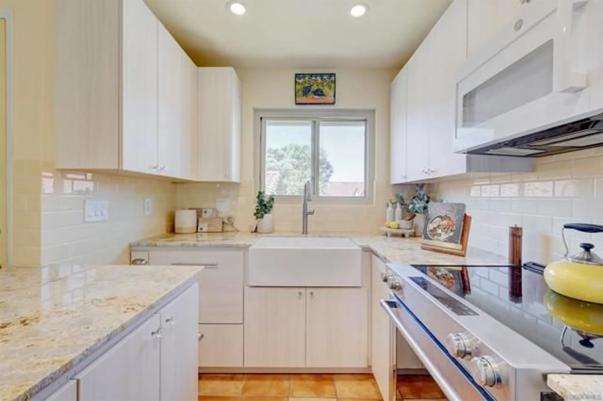Property Slideshow image 9 of 48 | 1982 fairlee dr, Encinitas, CA, 92024