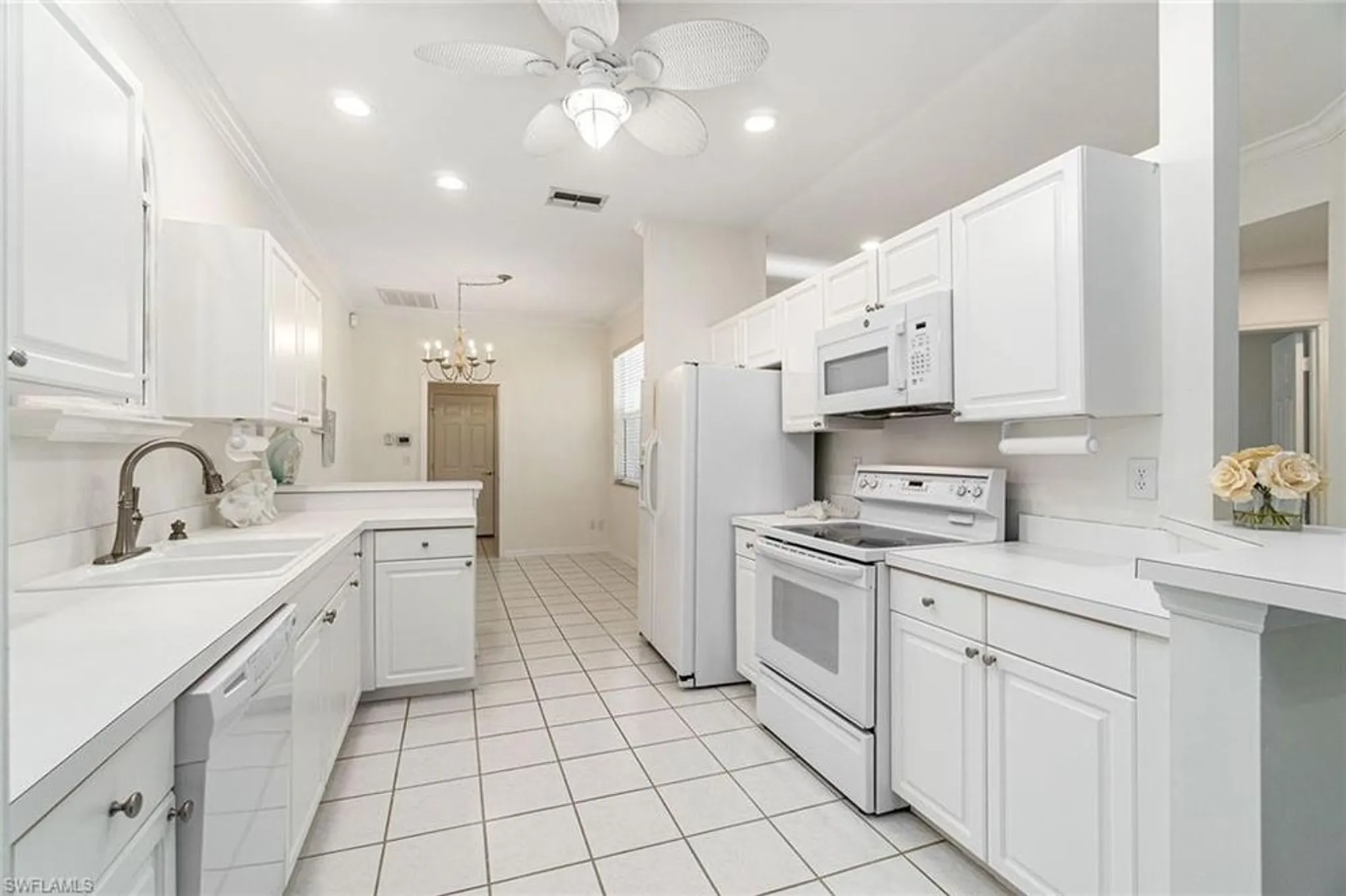 Property Slideshow image 12 of 19 | 3365 wildwood lake cir, Bonita Springs, FL, 34134