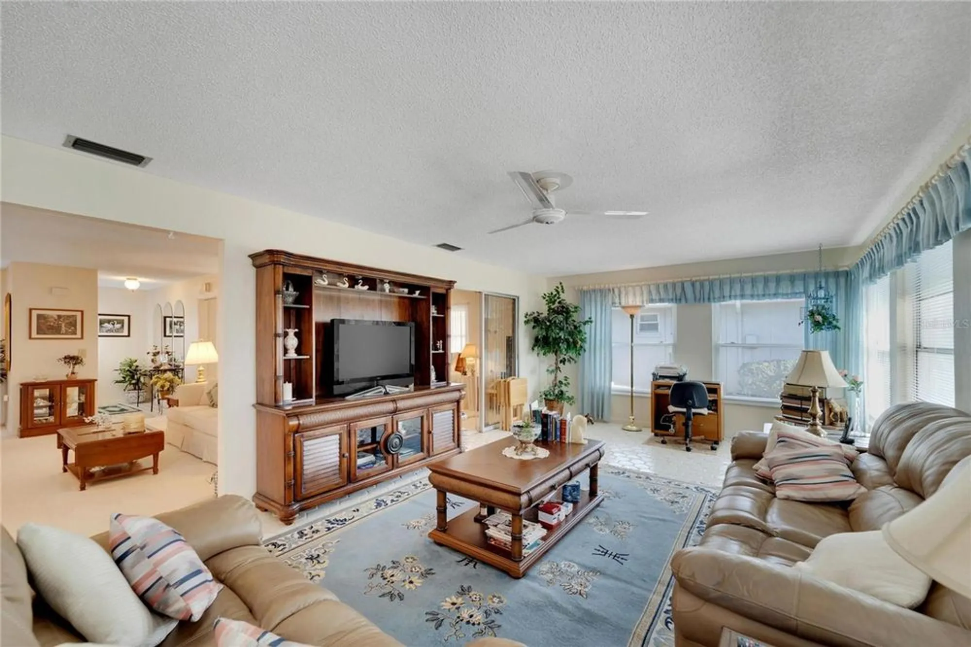 Property Slideshow image 5 of 42 | 612 allegheny dr, Sun City Center, FL, 33573