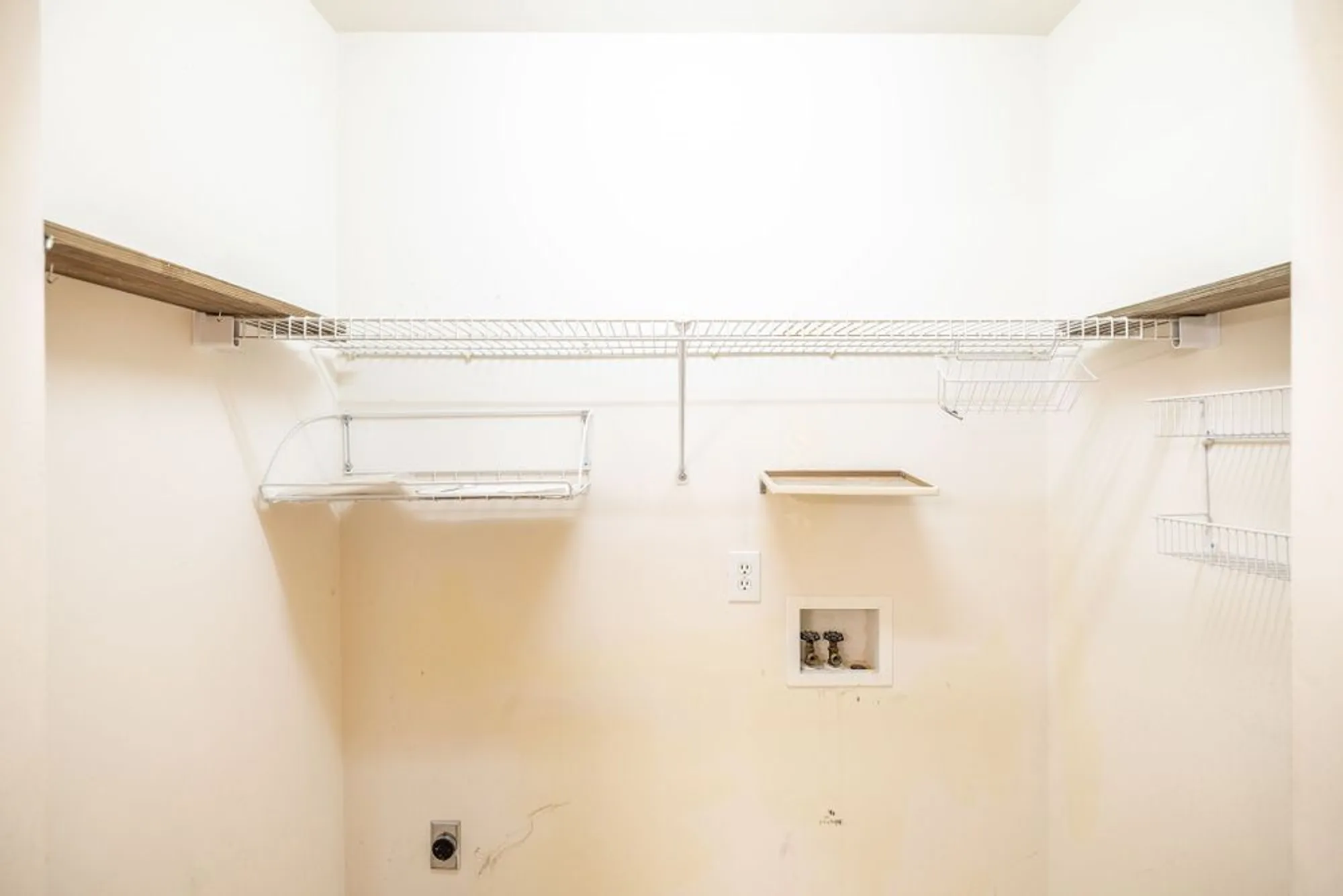 Property Slideshow image 40 of 54 | 115 newsom grn, Nashville, TN, 37221