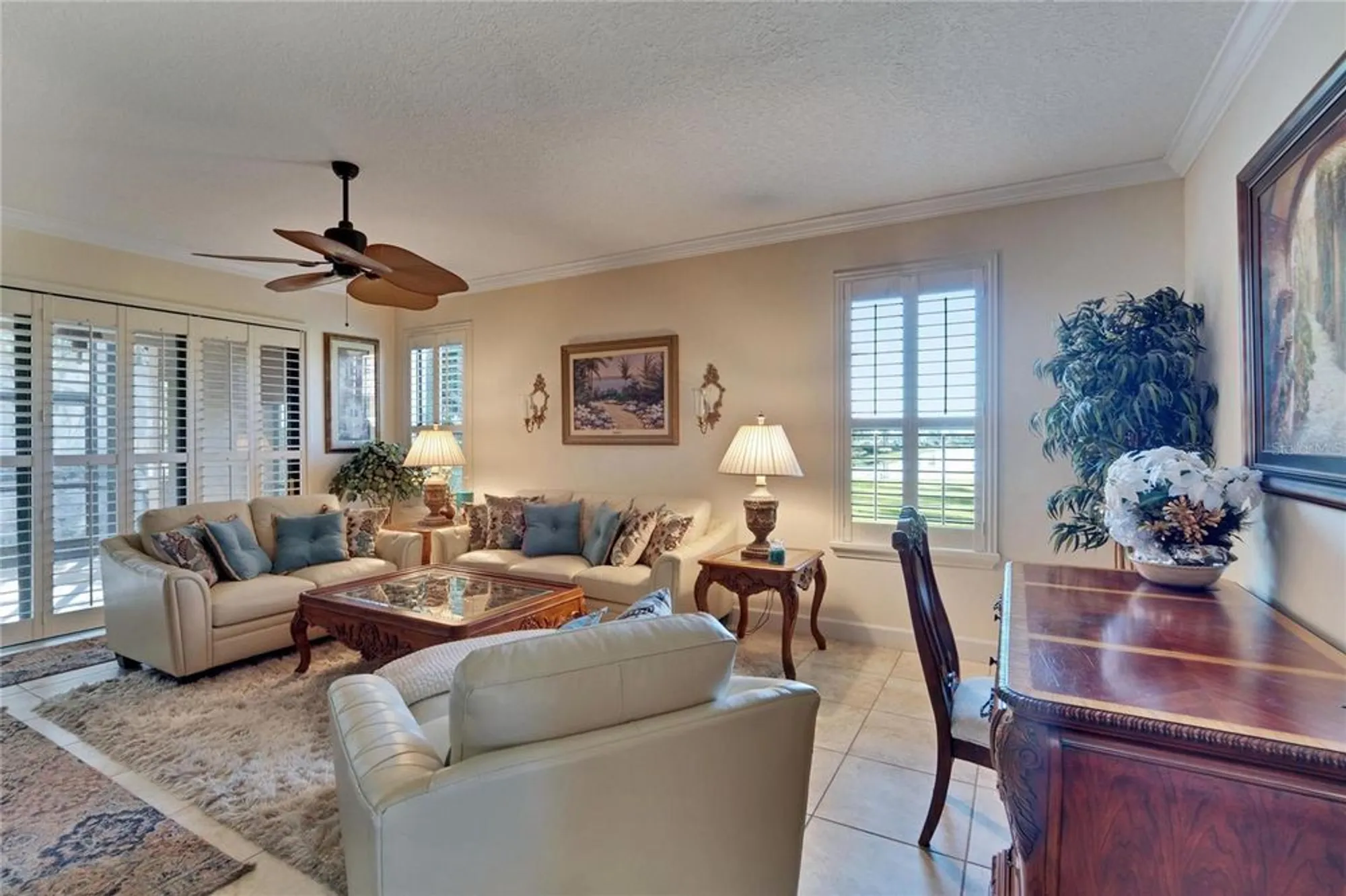 Property Slideshow image 21 of 67 | 204 mystic falls dr, Apollo Beach, FL, 33572