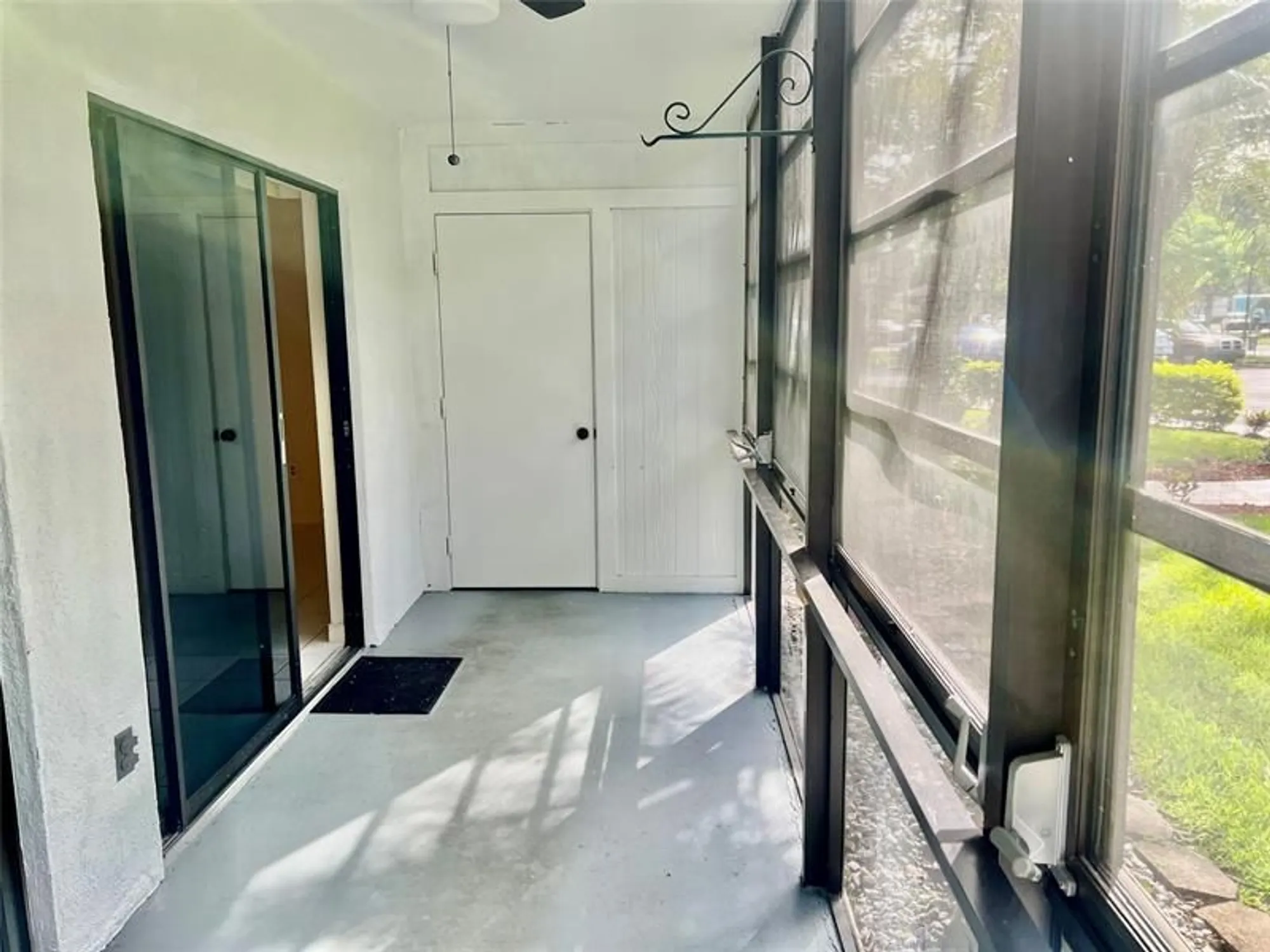 Property Slideshow image 3 of 6 | 9384 s belfort cir 101, Tamarac, FL, 33321