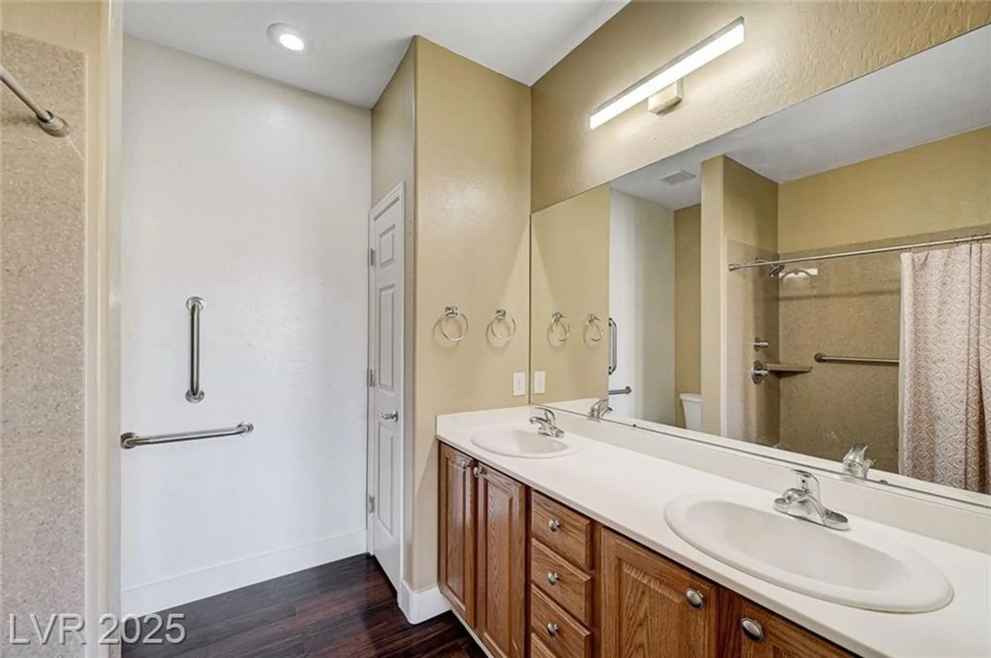 Property Slideshow image 29 of 61 | 2496 serene moon dr, Henderson, NV, 89044