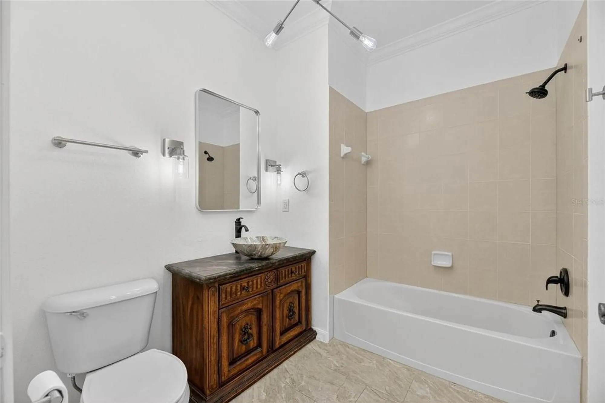 Property Slideshow image 25 of 36 | 329 seneca falls dr, Apollo Beach, FL, 33572