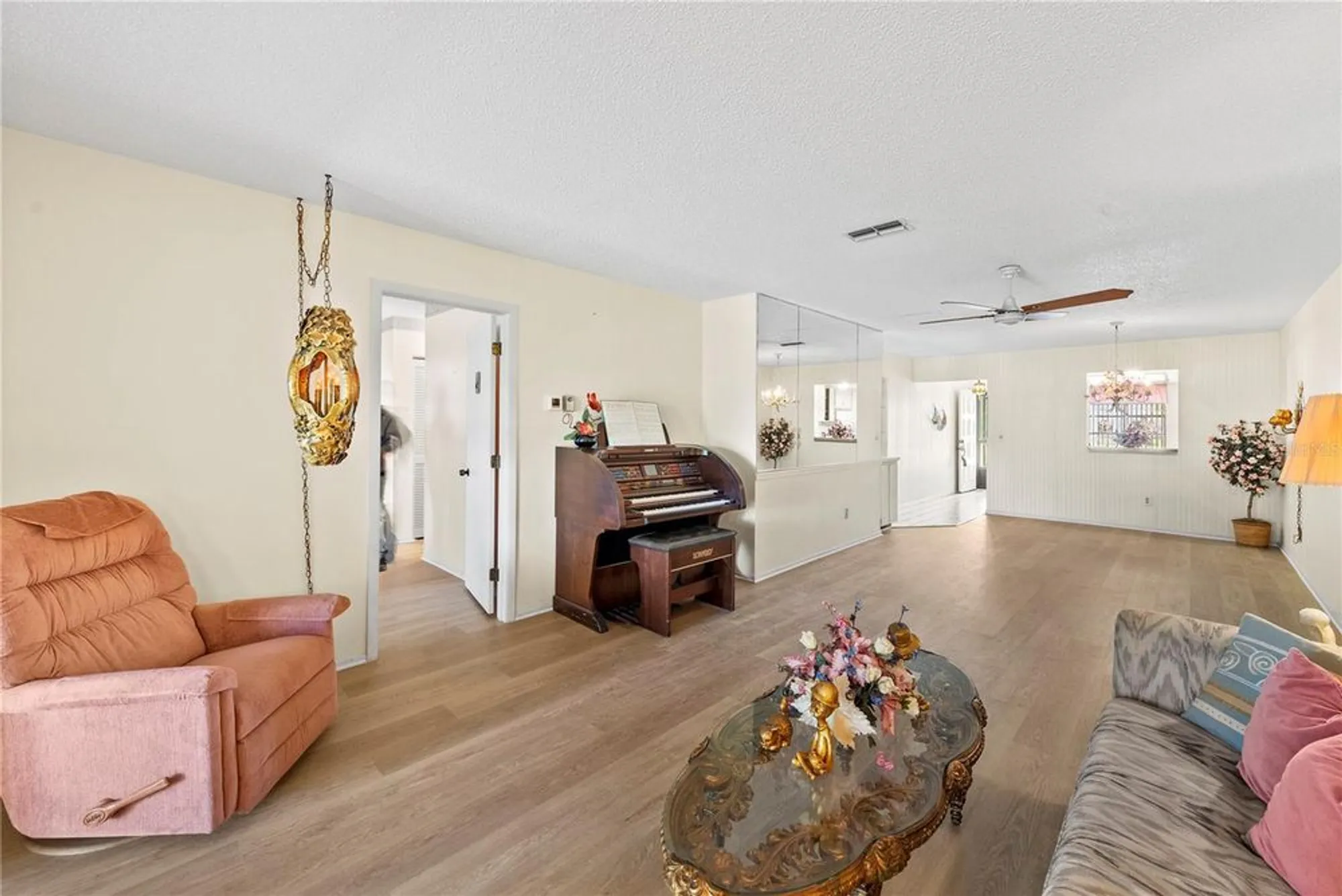 Property Slideshow image 21 of 100 | 3420 stonehaven ct d, Palm Harbor, FL, 34684