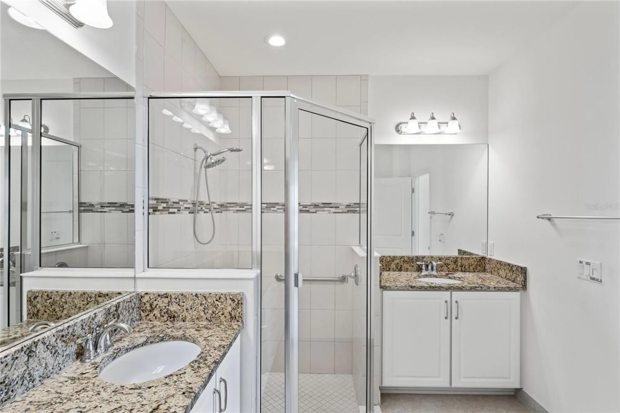 Property Slideshow image 26 of 61 | 4906 avila lakes dr, Wimauma, FL, 33598