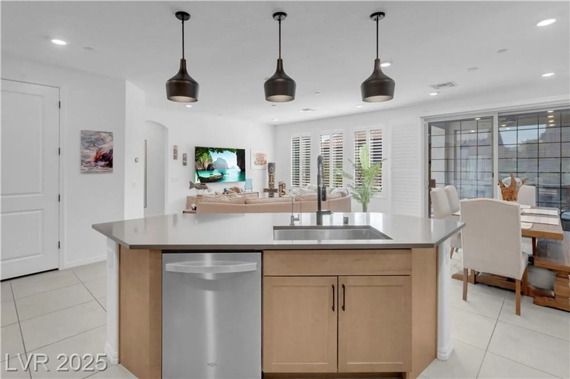 Property Slideshow image 17 of 69 | 124 lake oasis st, Henderson, NV, 89011