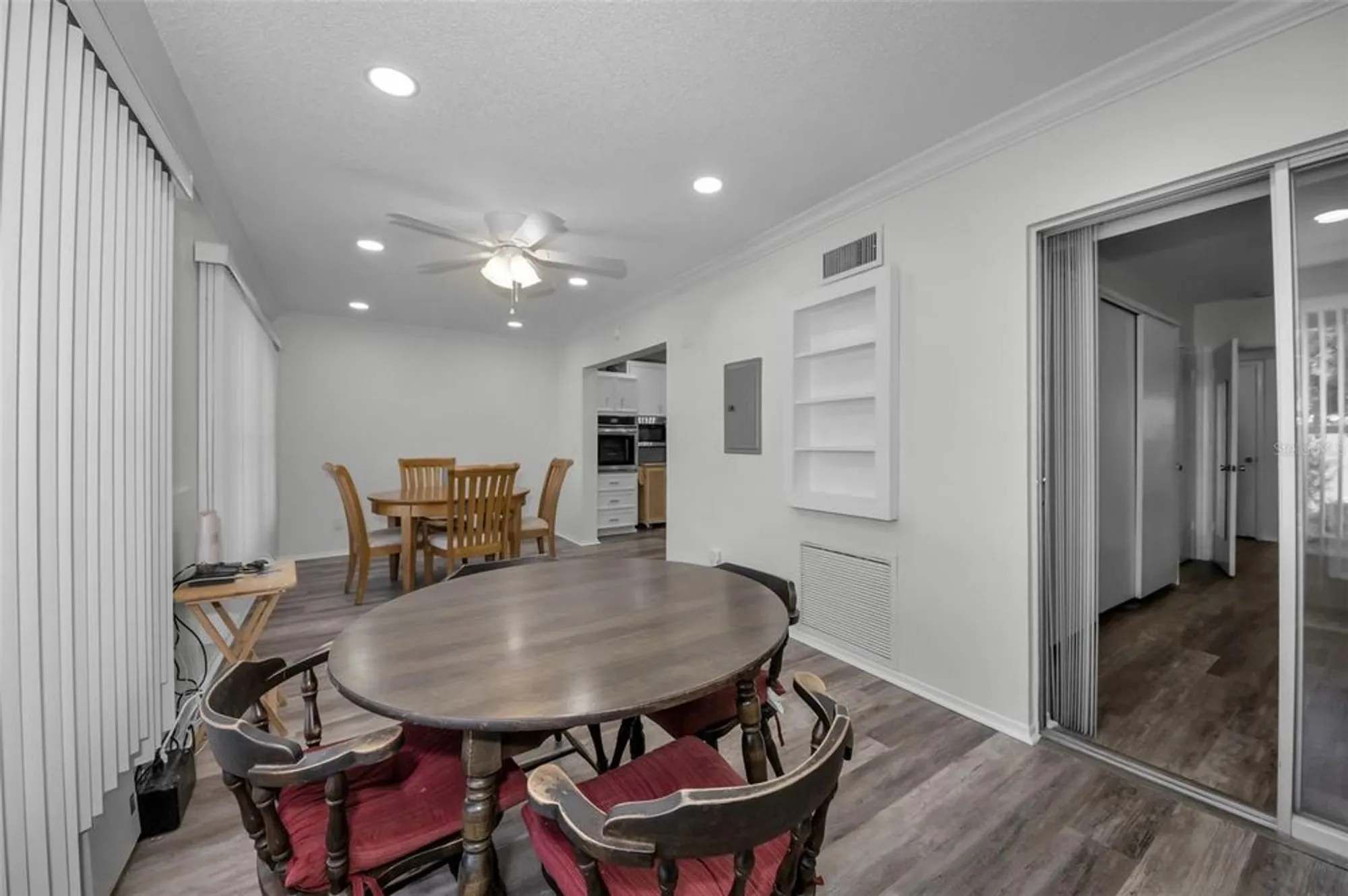Property Slideshow image 15 of 58 | 2430 florentine way 44, Clearwater, FL, 33763