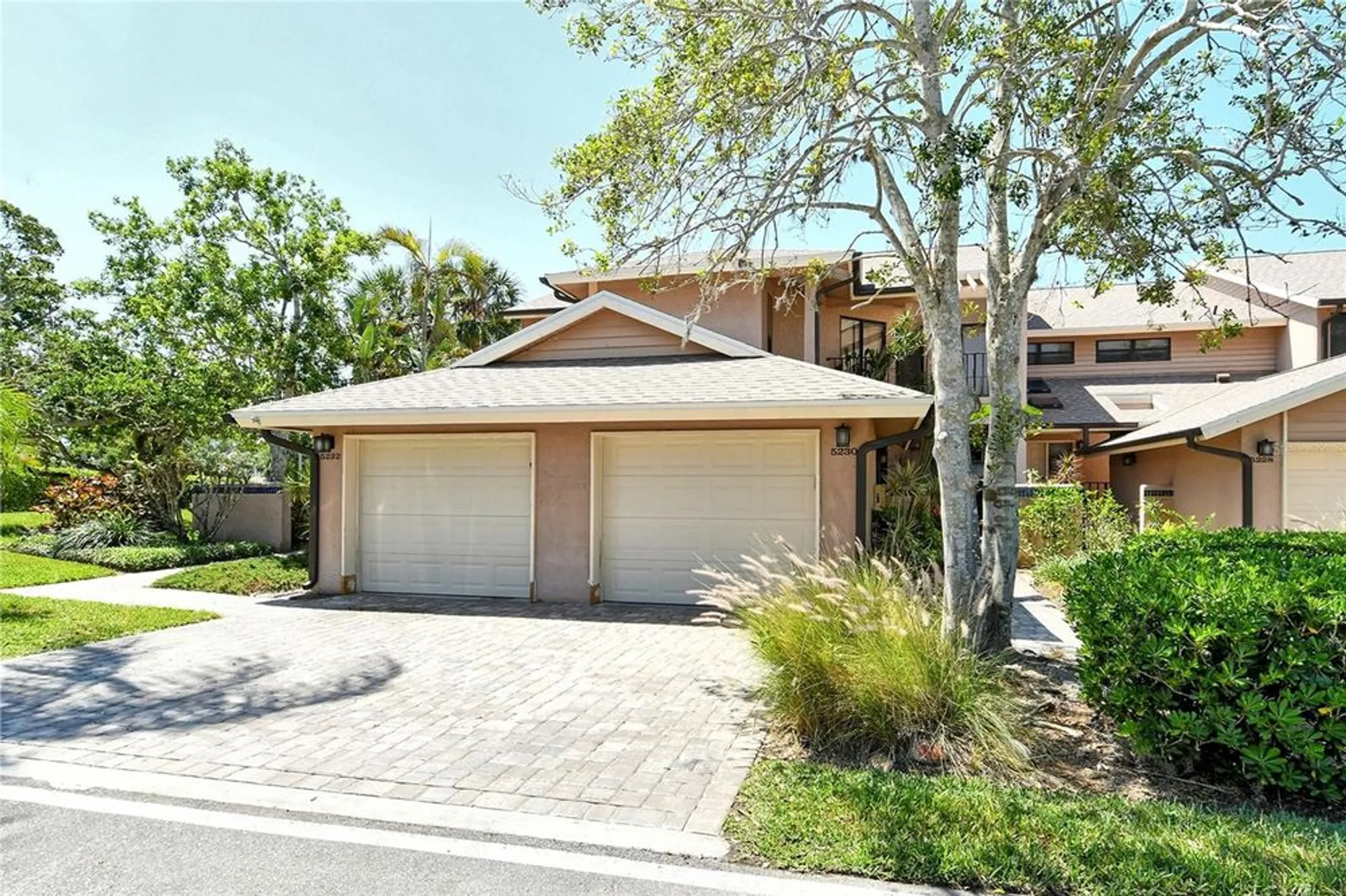 Property Slideshow image 2 of 87 | 5230 landings blvd 101, Sarasota, FL, 34231