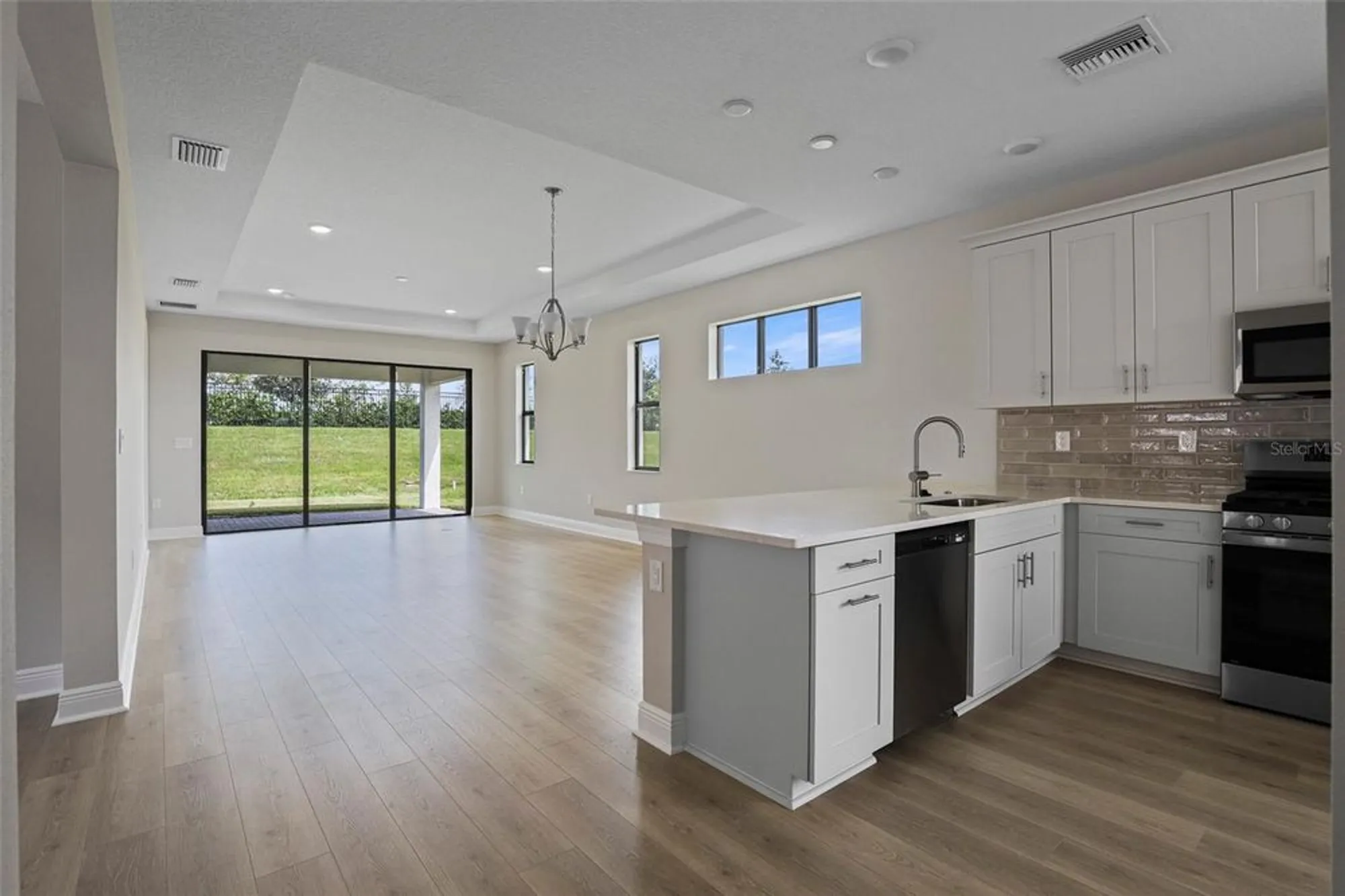 Property Slideshow image 5 of 47 | 18340 rockport pl, Lakewood Ranch, FL, 34211