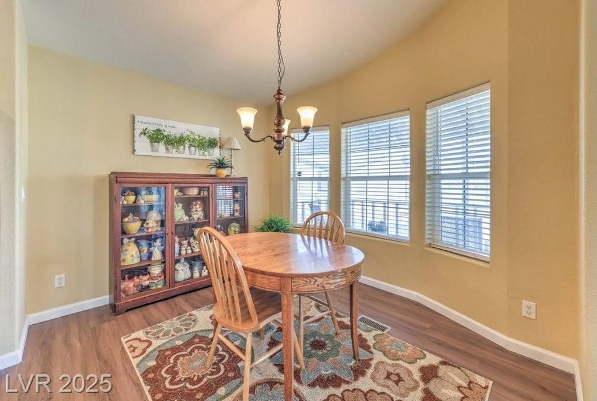 Property Slideshow image 9 of 41 | 361 montecito dr, Pahrump, NV, 89048