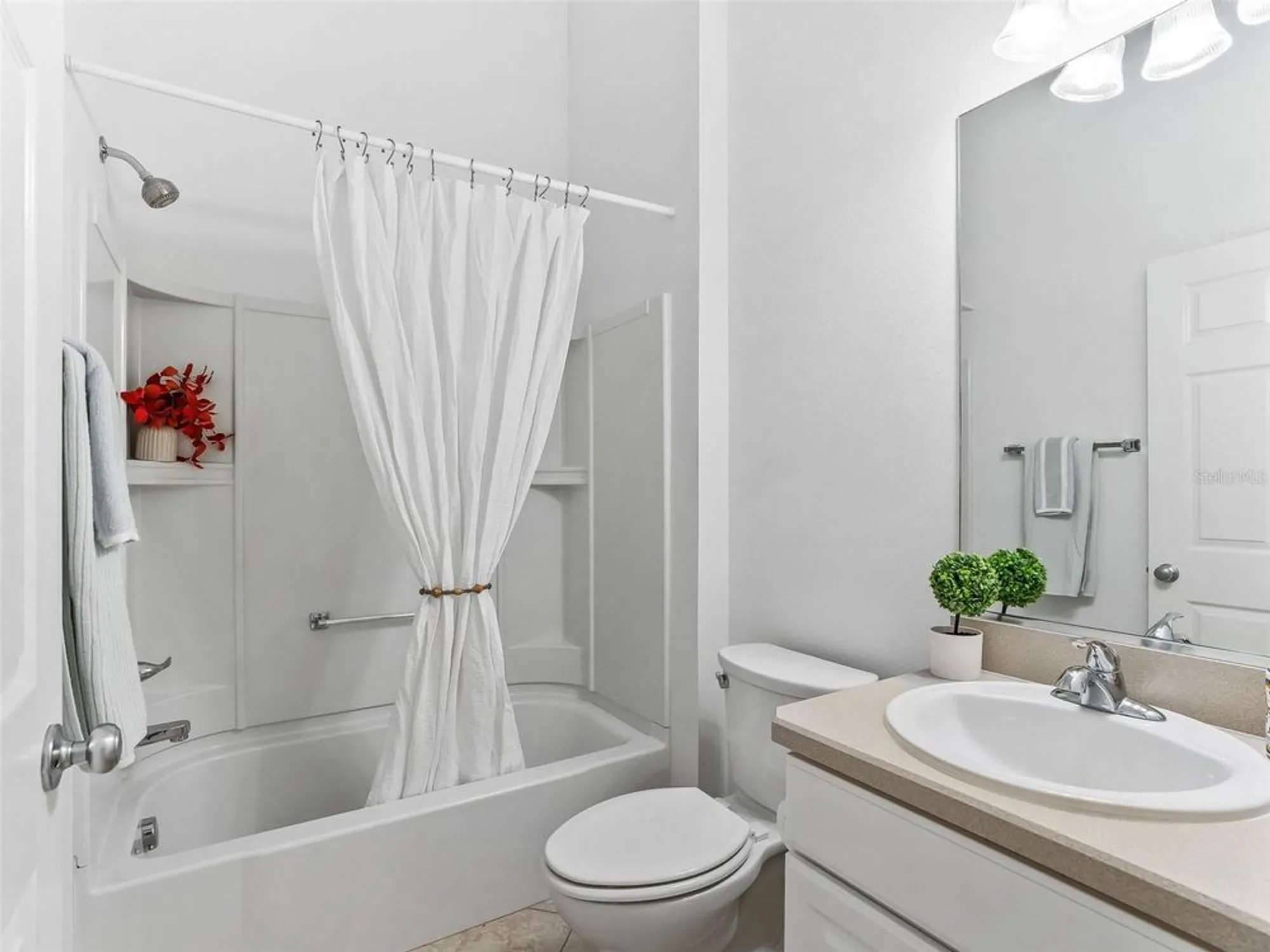 Property Slideshow image 23 of 42 | 2046 dalecroft trl, The Villages, FL, 32162