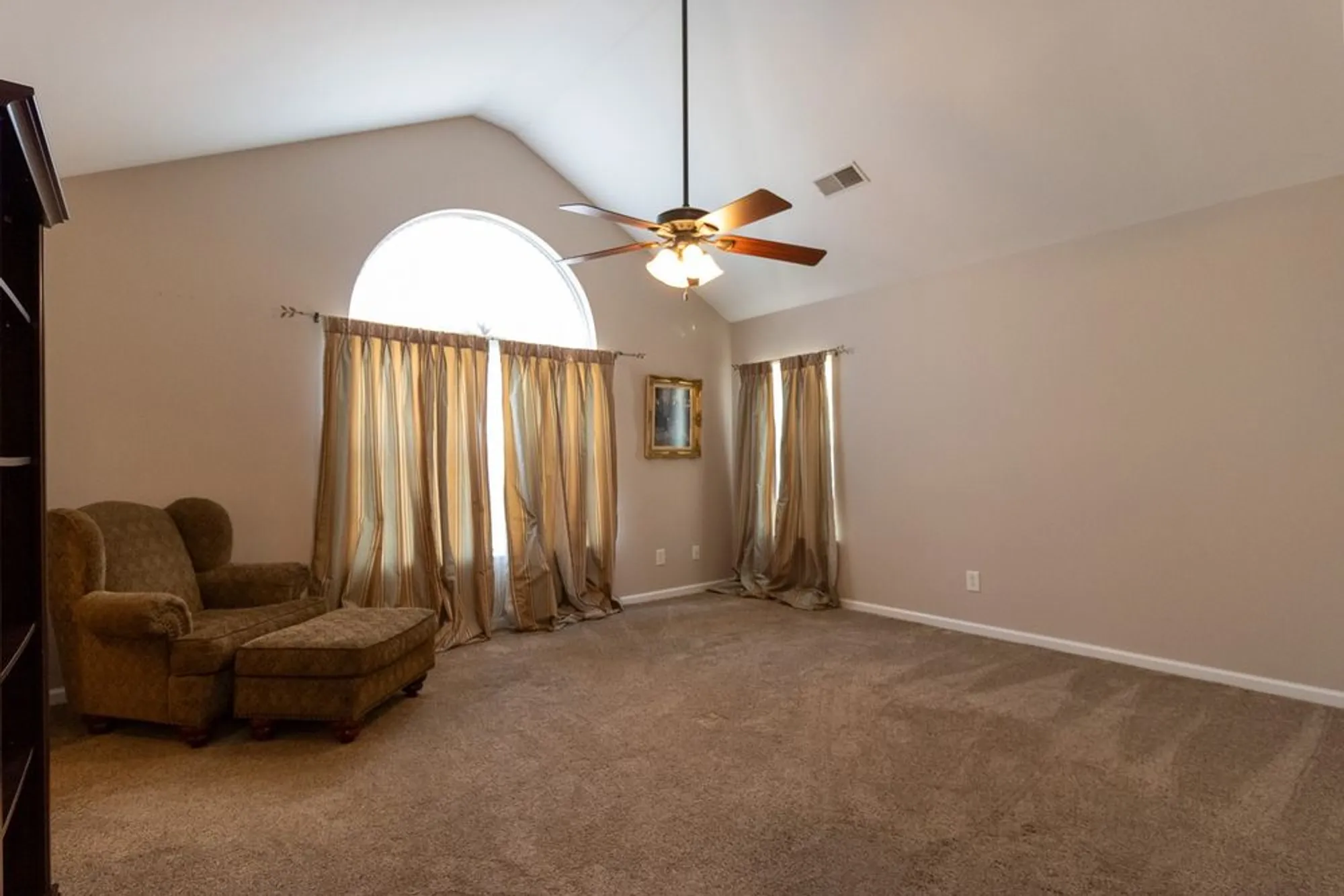 Property Slideshow image 17 of 29 | 825 s browns ln 1301, Gallatin, TN, 37066