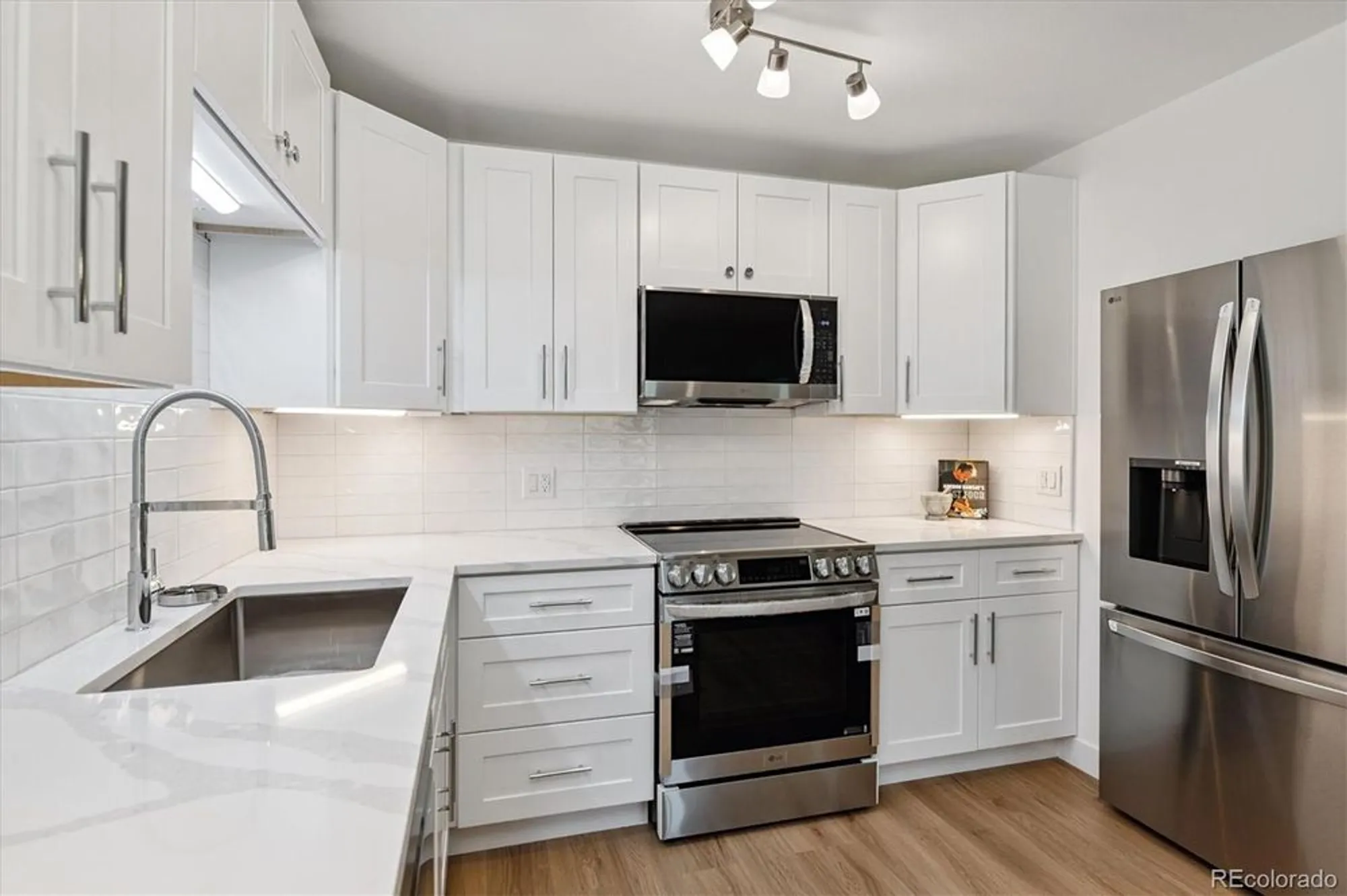 Property Slideshow image 5 of 31 | 775 s alton way 4a, Denver, CO, 80247