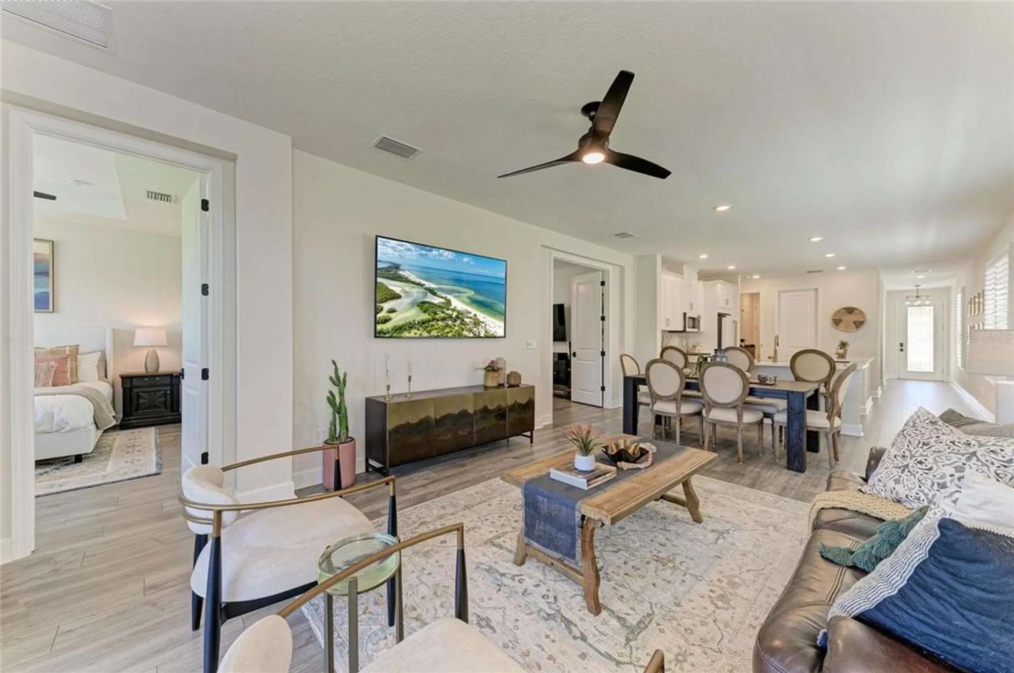 Property Slideshow image 18 of 53 | 16225 paynes mill dr, Bradenton, FL, 34211