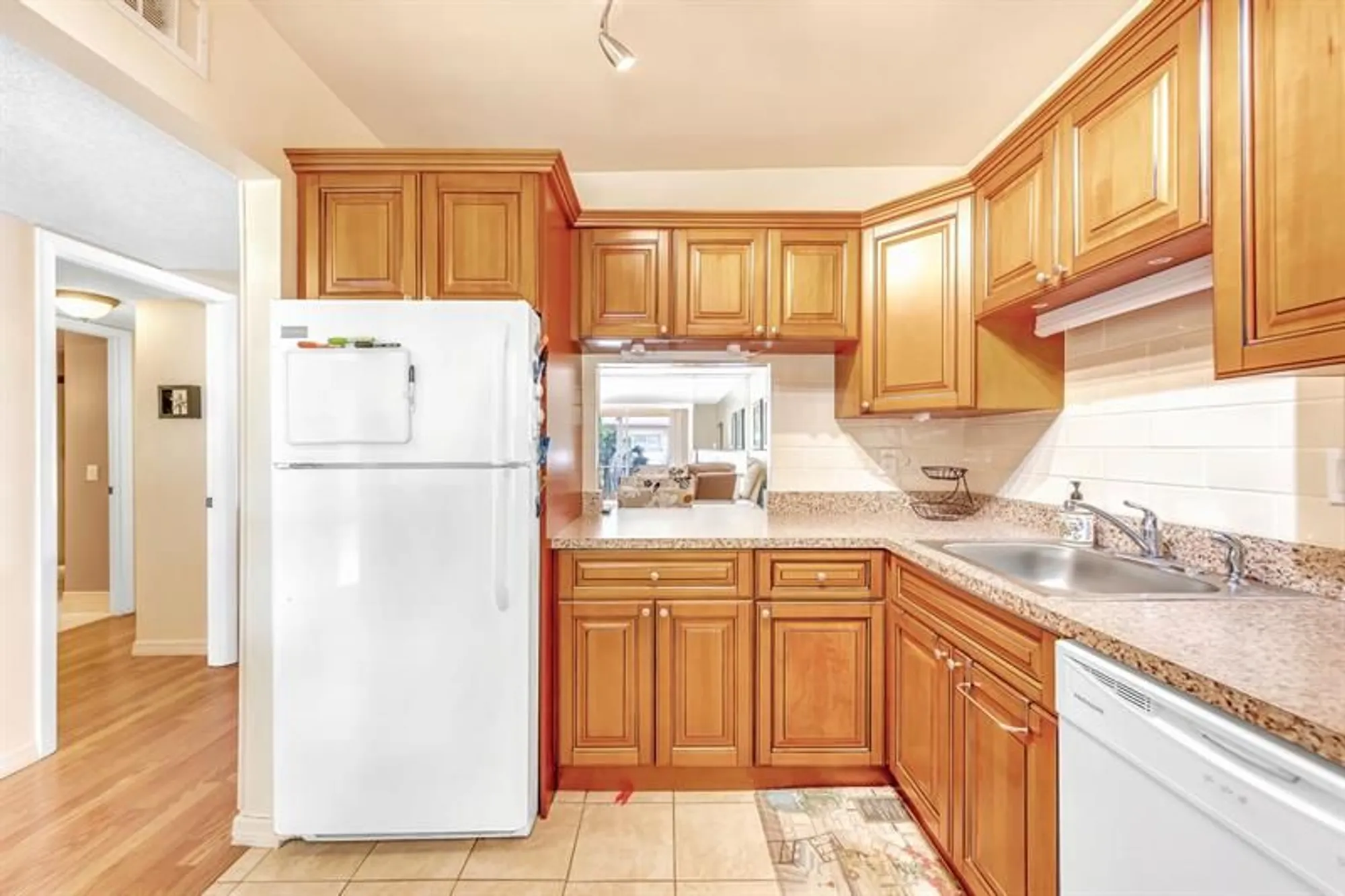 Property Slideshow image 2 of 26 | 231 nw 76th ave 201, Margate, FL, 33063