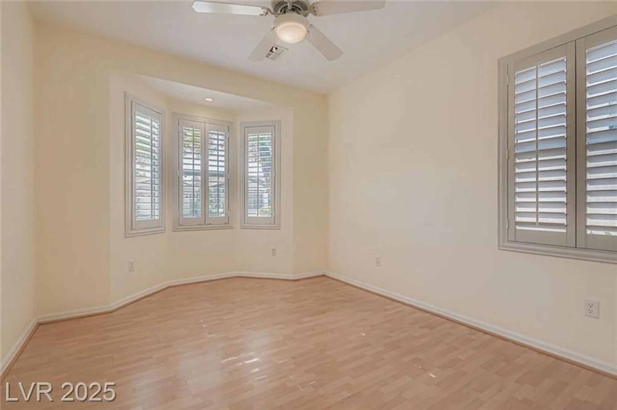 Property Slideshow image 18 of 37 | 10554 sopra ct, Las Vegas, NV, 89135