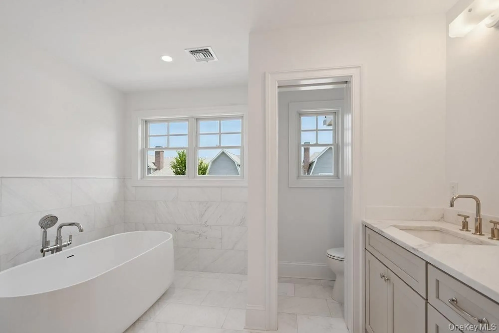 Property Slideshow image 26 of 46 | 46 plainview rd, Woodbury, NY, 11797