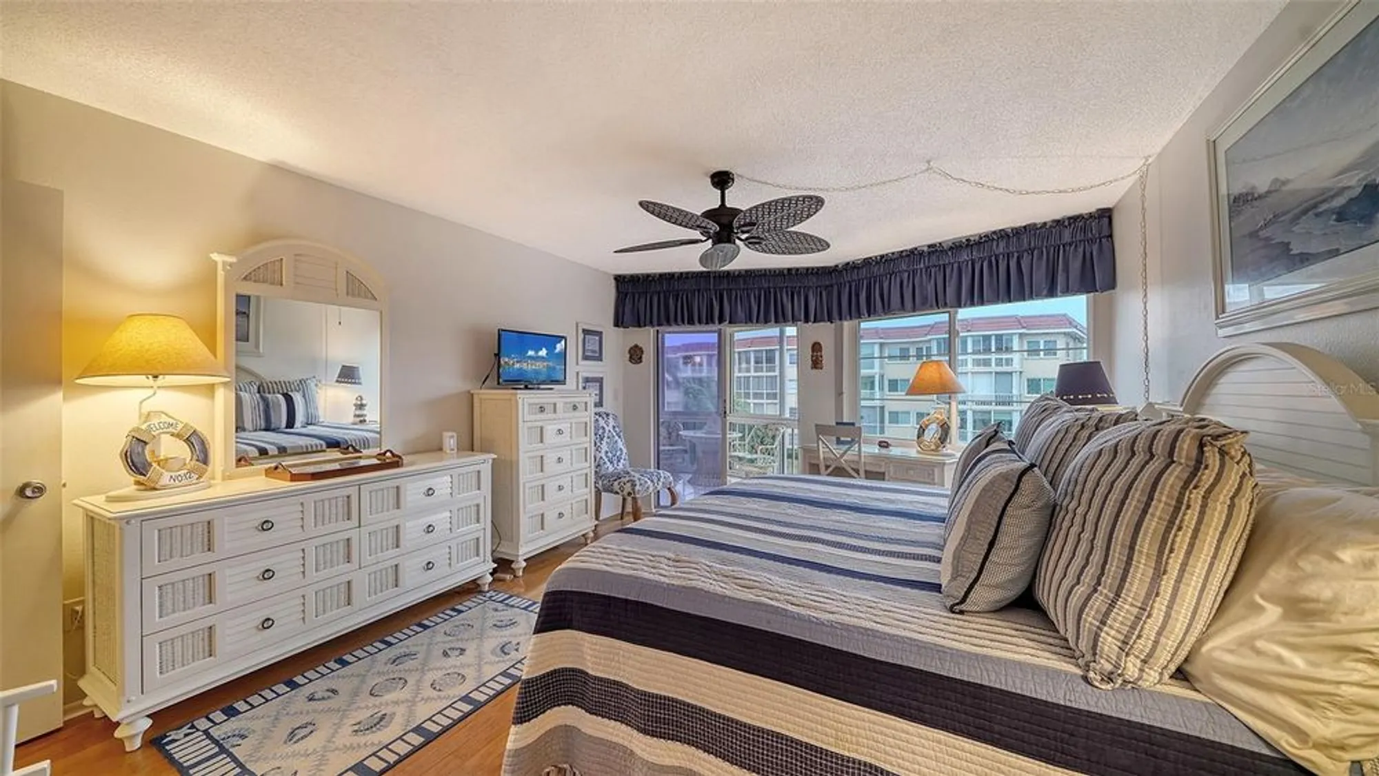 Property Slideshow image 29 of 77 | 1250 n portofino dr # 305mar, Sarasota, FL, 34242